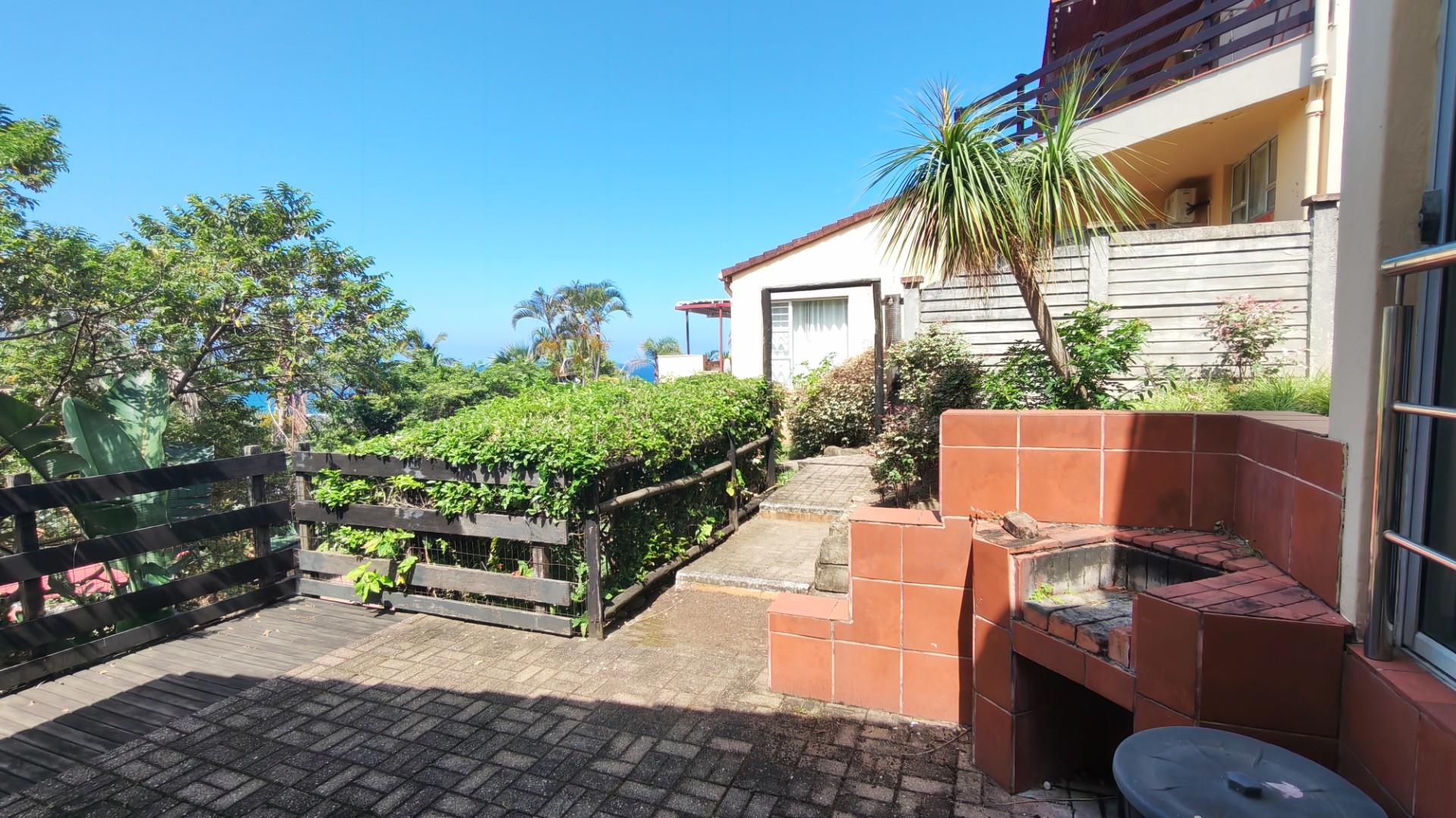 Fixer Upper Value Offering in Margate!  3 bedroom, 2 Bath townhouse