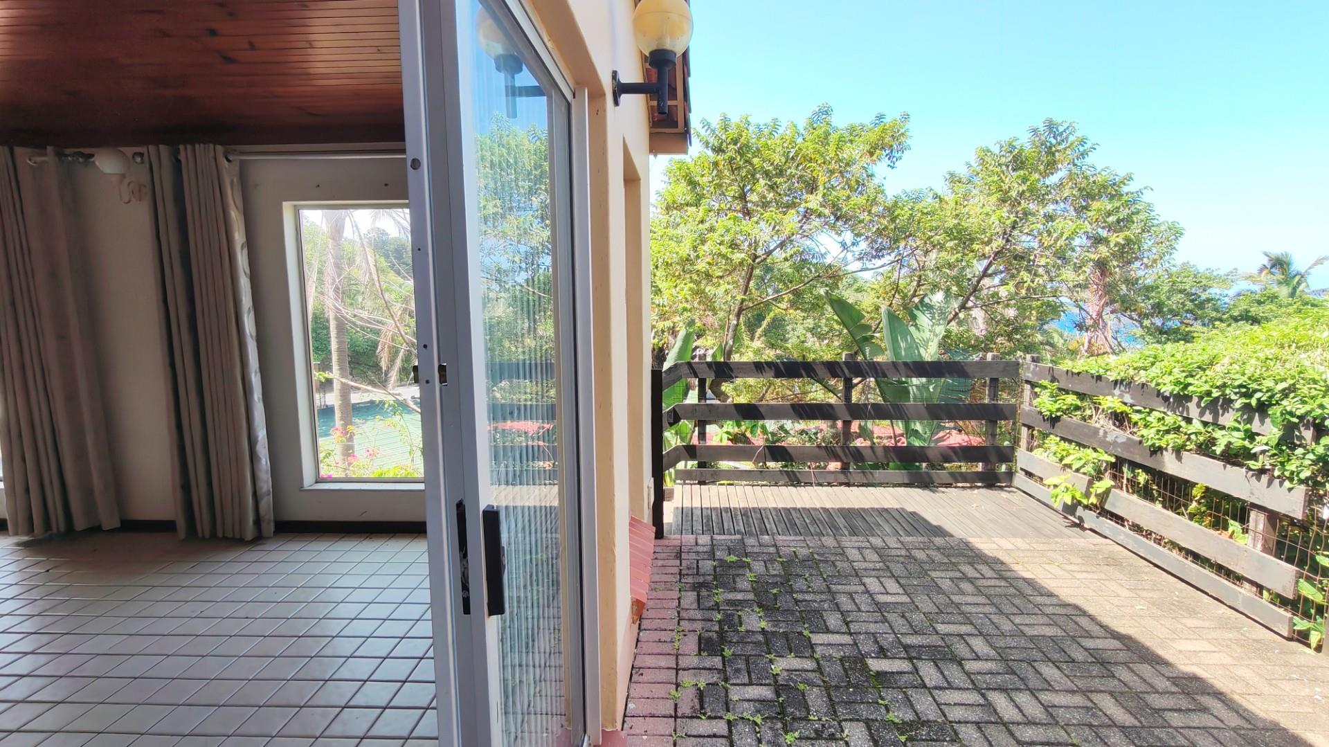 Fixer Upper Value Offering in Margate!  3 bedroom, 2 Bath townhouse
