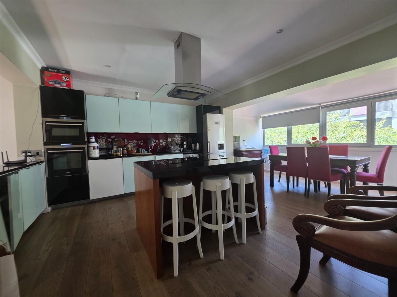 Apartment for sale in Cape Town City Centre, Cape Town, 310 m²