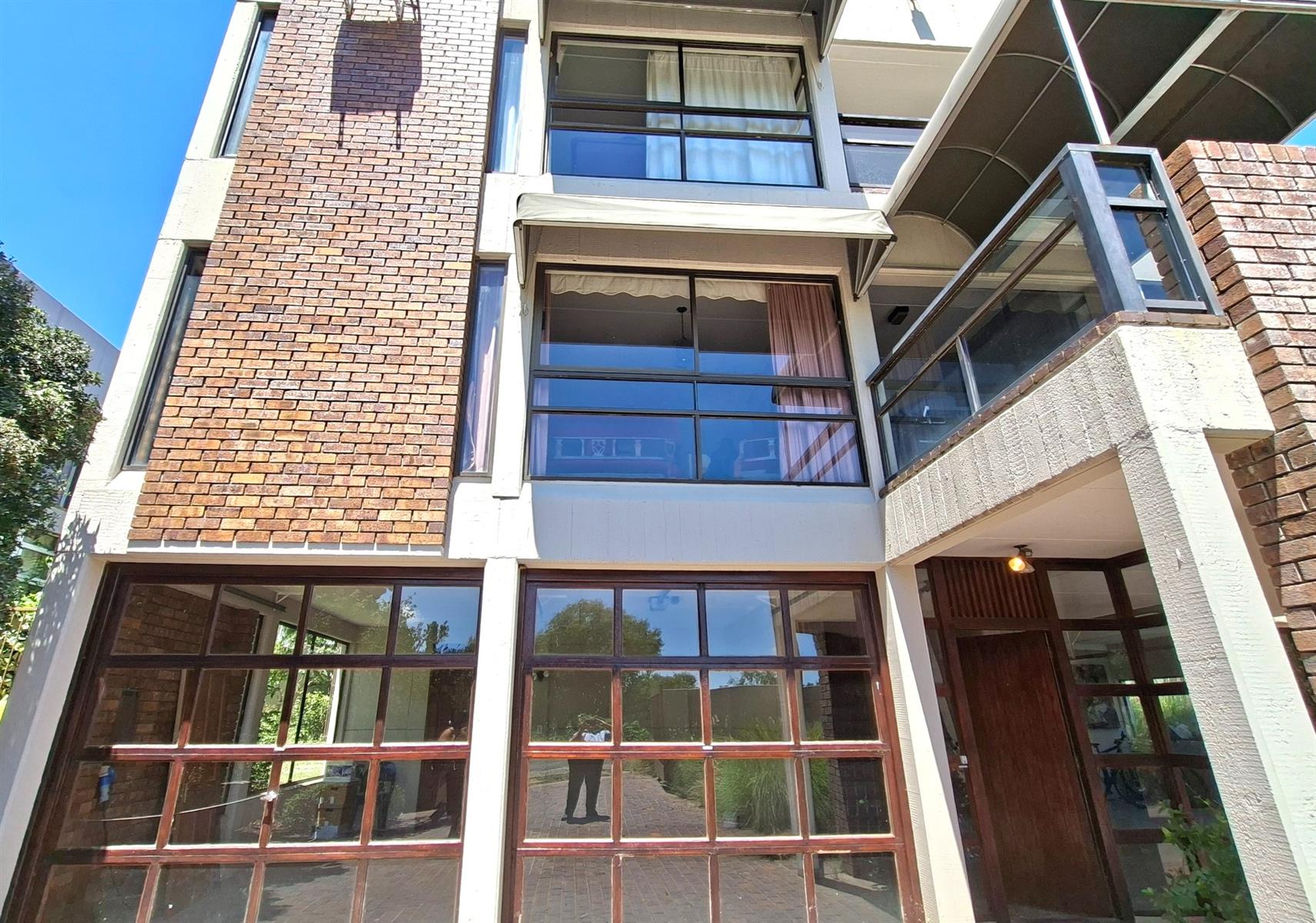 Exclusive Five-Level Luxury Residence with Panoramic Vaal River Views