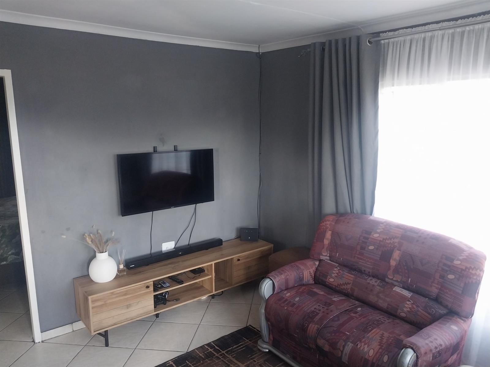 2 Bedroom House For Sale in Riverlea, Johannesburg