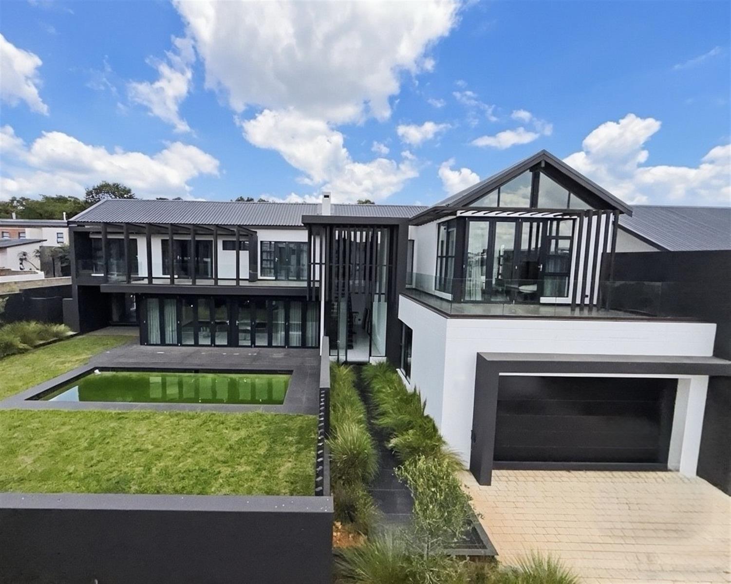 Contemporary Luxury Architectural Home in Helderfontein Estate