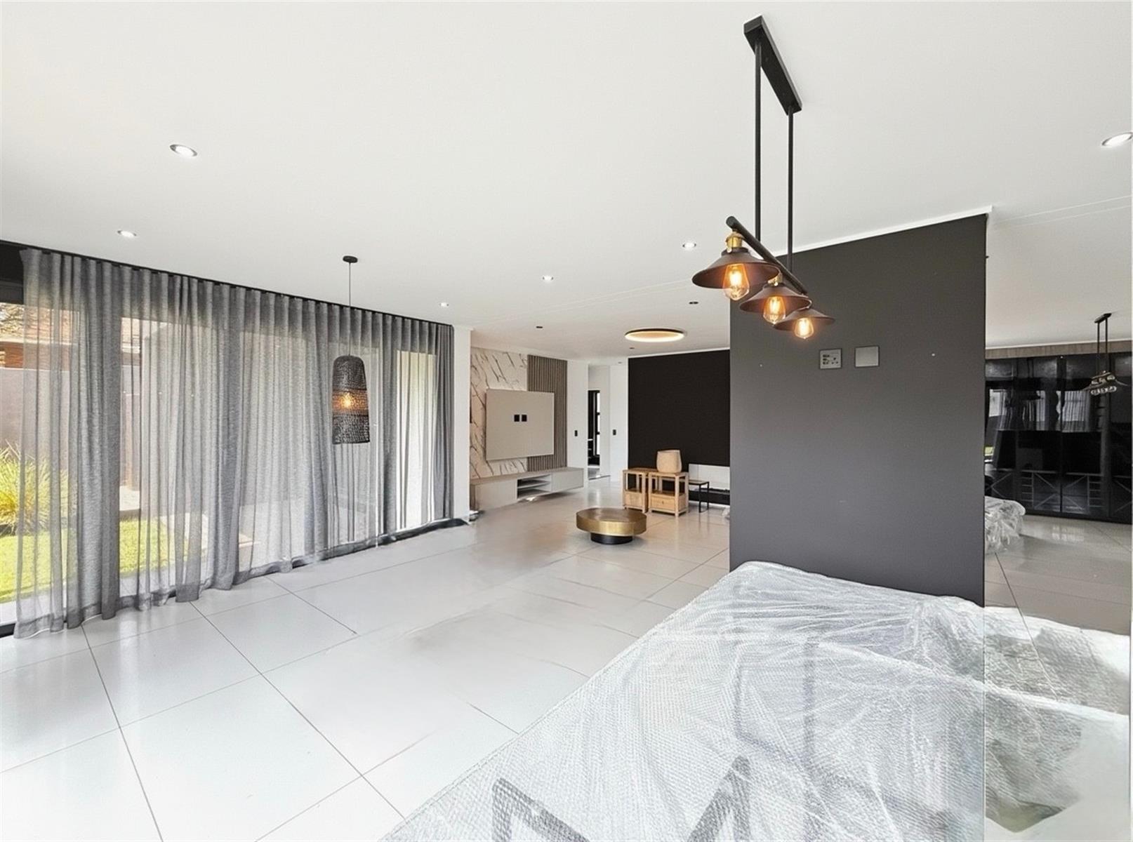 Contemporary Luxury Architectural Home in Helderfontein Estate