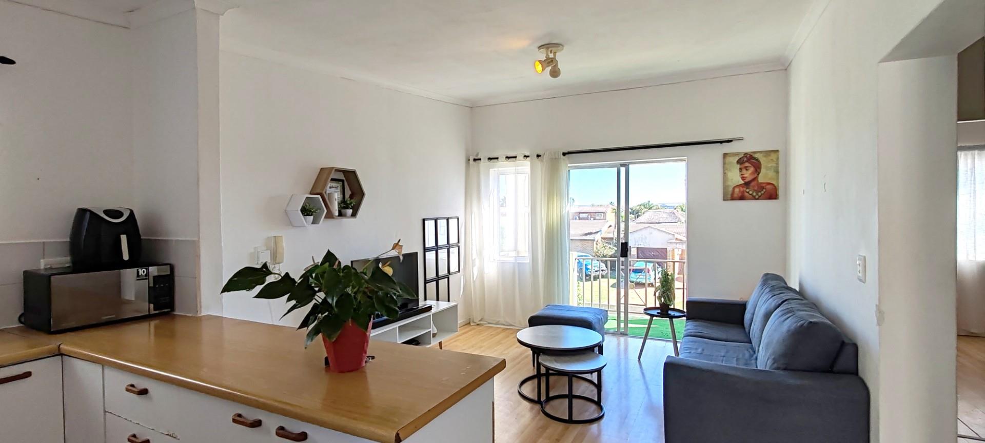 Modern First-Floor Corner Apartment in Sought-After Madison Square Gardens, Parklands