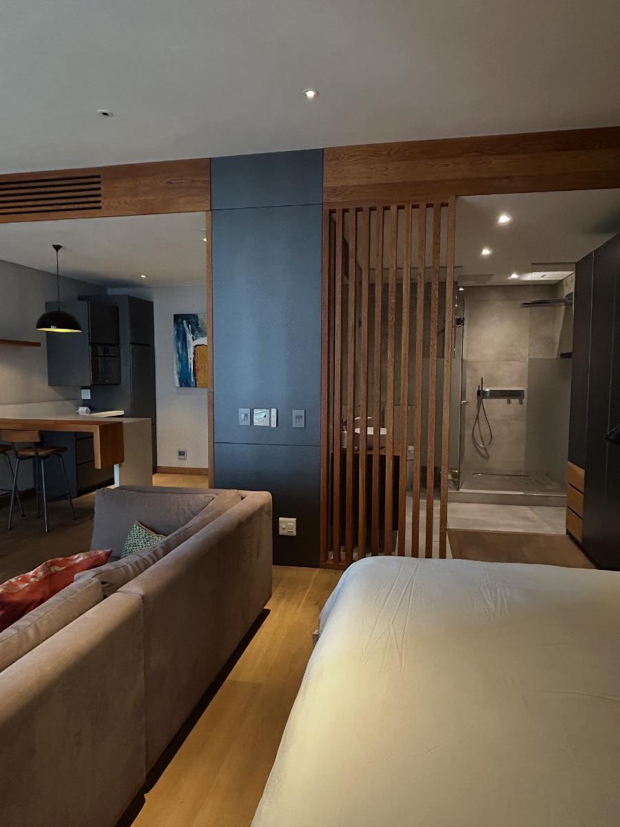 Sophisticated Elegant Ambience One-Bedroom Living (Furnished)