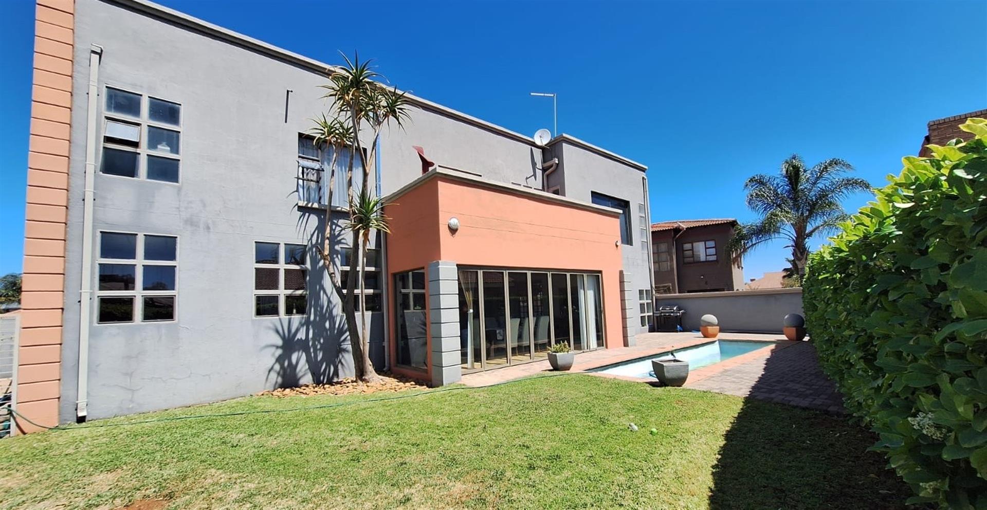 House for sale in Roylglen Gardens, Kimberley, 48a Nooitgedacht Street, Roylglen Gardens, Kimberley, Northern Cape, 598 m²