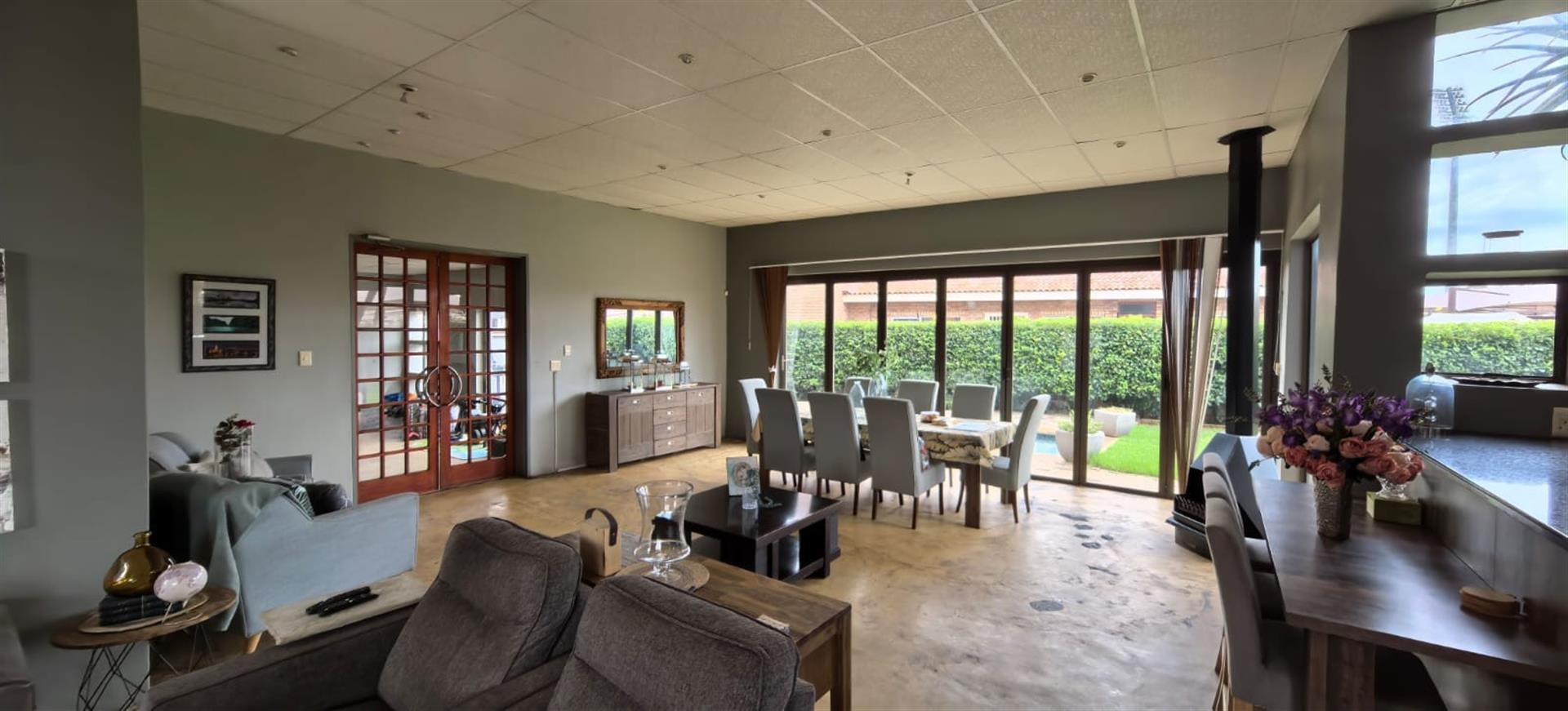 House for sale in Roylglen Gardens, Kimberley, 48a Nooitgedacht Street, Roylglen Gardens, Kimberley, Northern Cape, 598 m²
