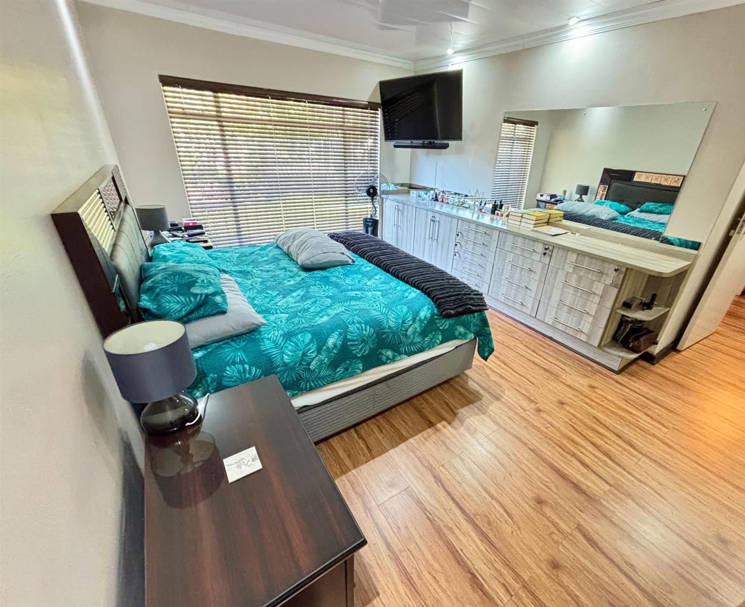Modern house for sale - Vaalpark
