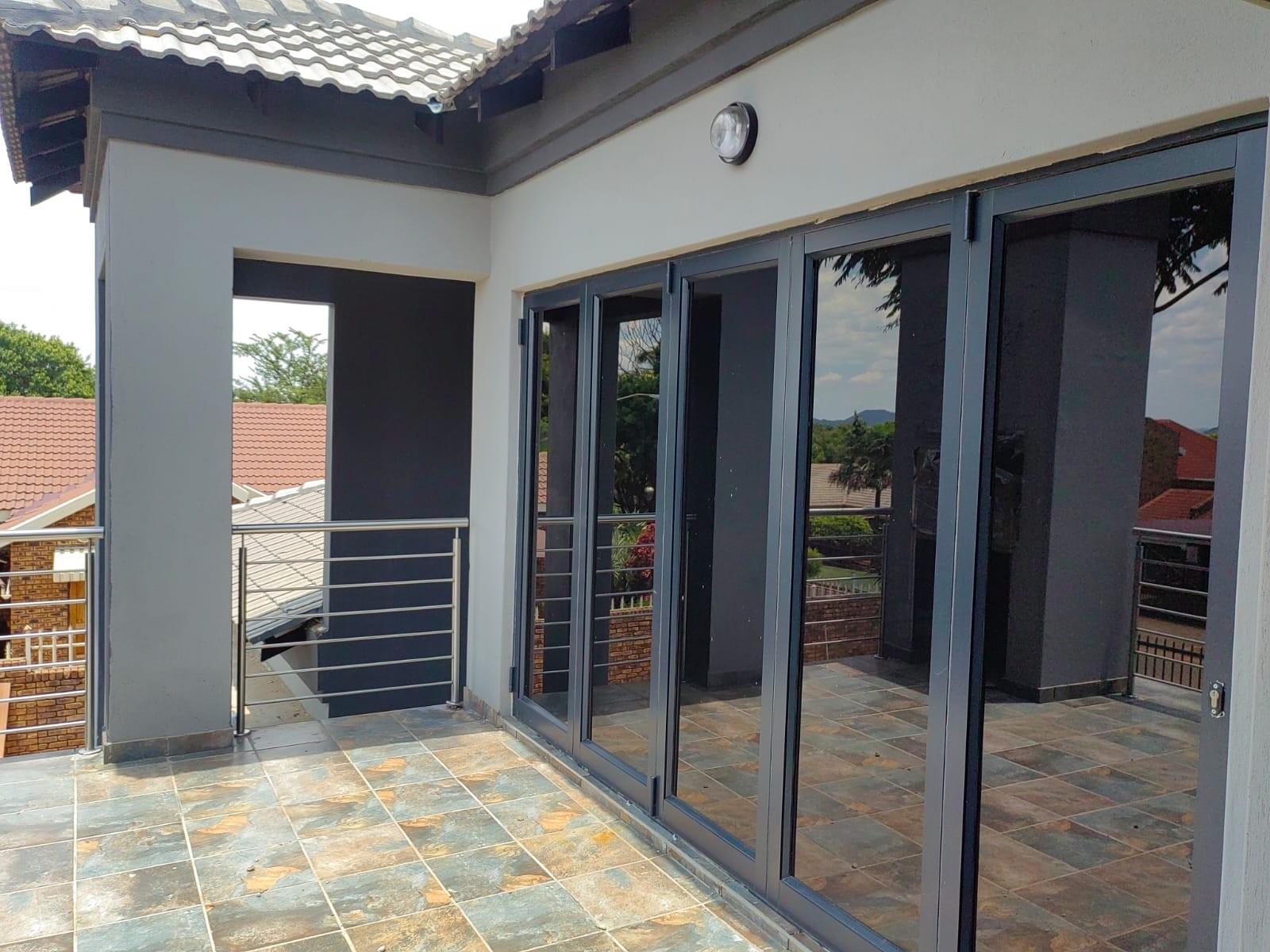 4 Bedroom House For Sale in Karenpark, Akasia