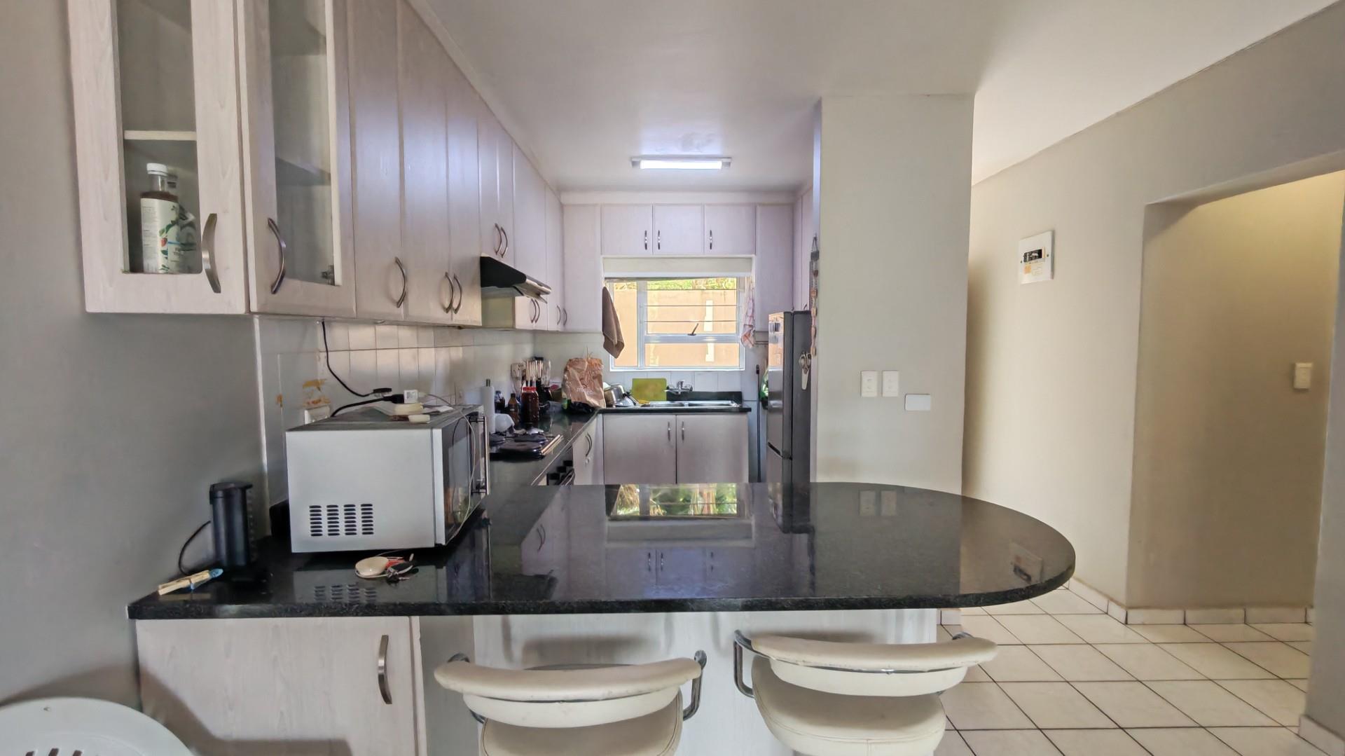 Pet-friendly Apartment For Sale in Uvongo, Margate, KwaZulu Natal