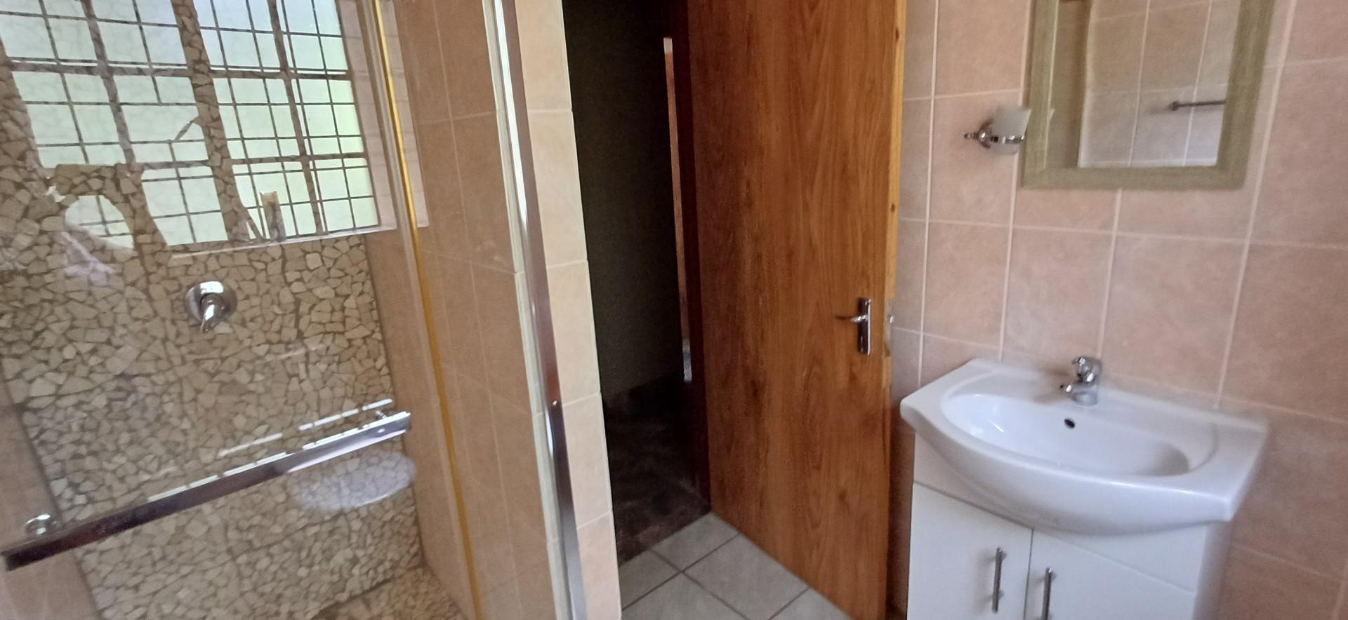 CHARMING TWO BEDROOM HOUSE WITH EASY ACCESS TO MAIN ROAD