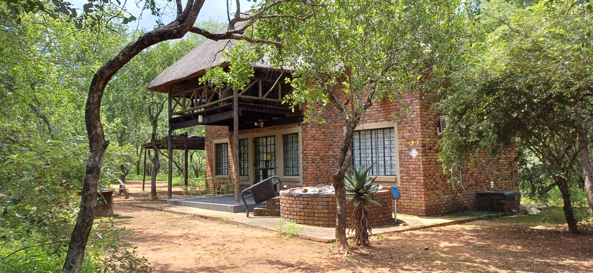 CHARMING TWO BEDROOM HOUSE WITH EASY ACCESS TO MAIN ROAD