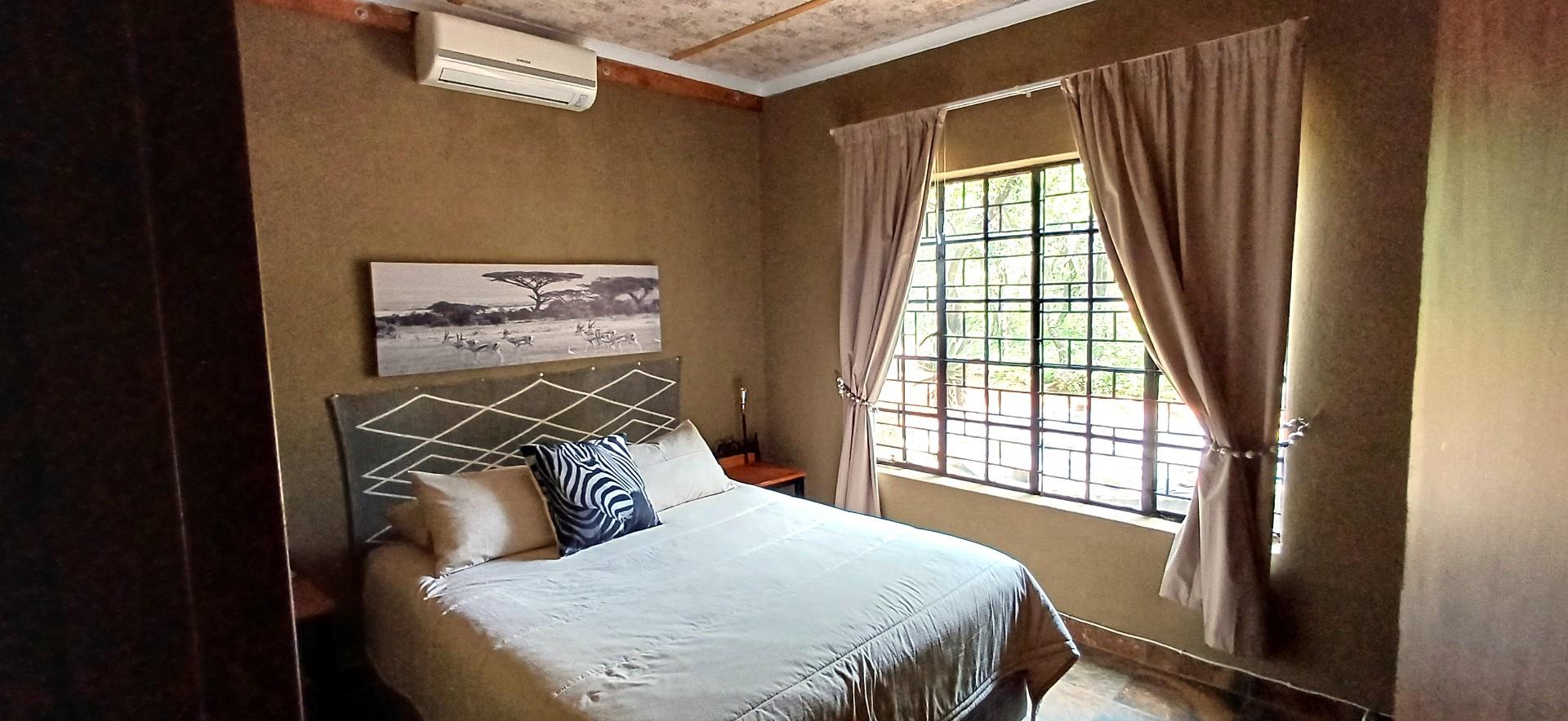 CHARMING TWO BEDROOM HOUSE WITH EASY ACCESS TO MAIN ROAD