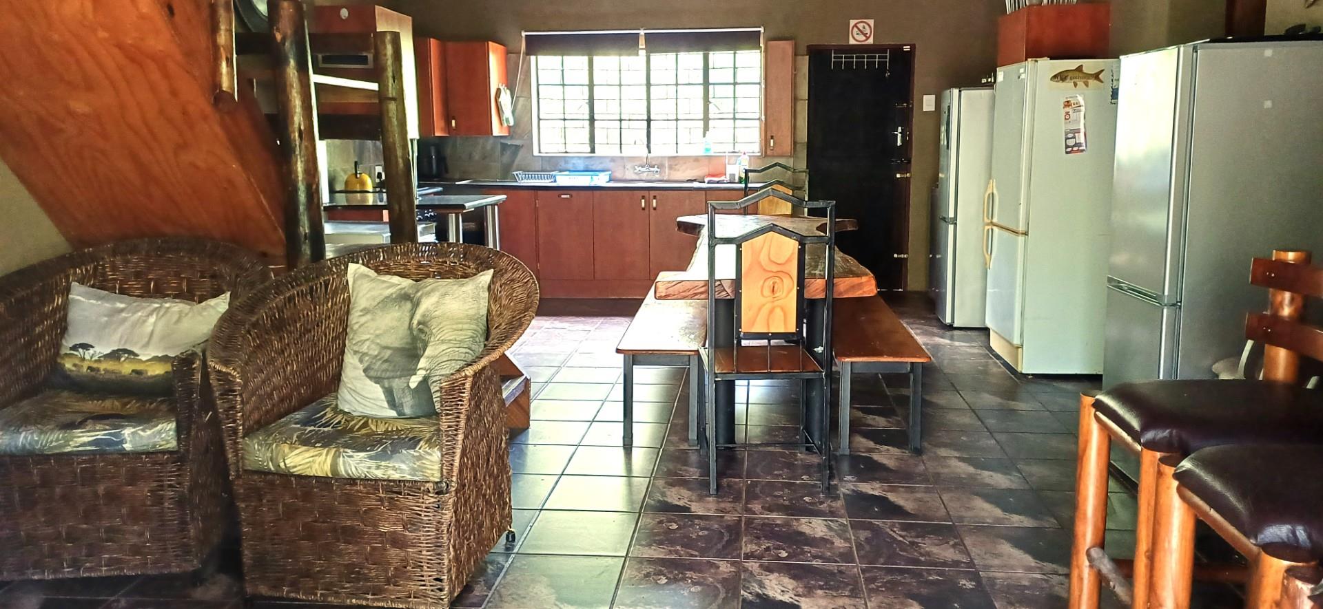 CHARMING TWO BEDROOM HOUSE WITH EASY ACCESS TO MAIN ROAD