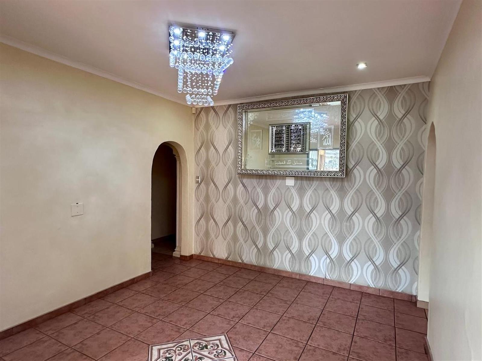 Beautifully Designed Family Home in Prime Huttenheights.