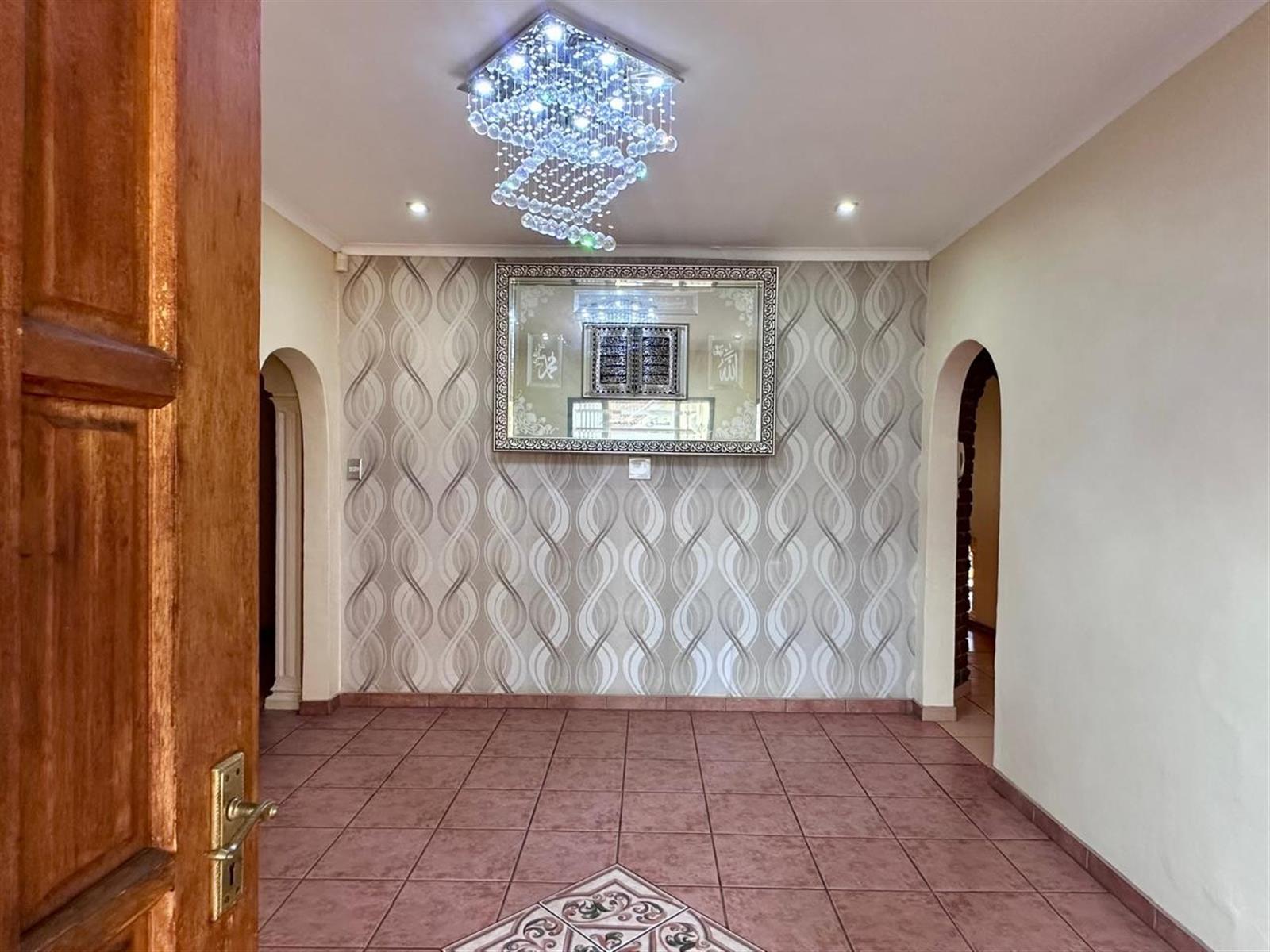 Beautifully Designed Family Home in Prime Huttenheights.