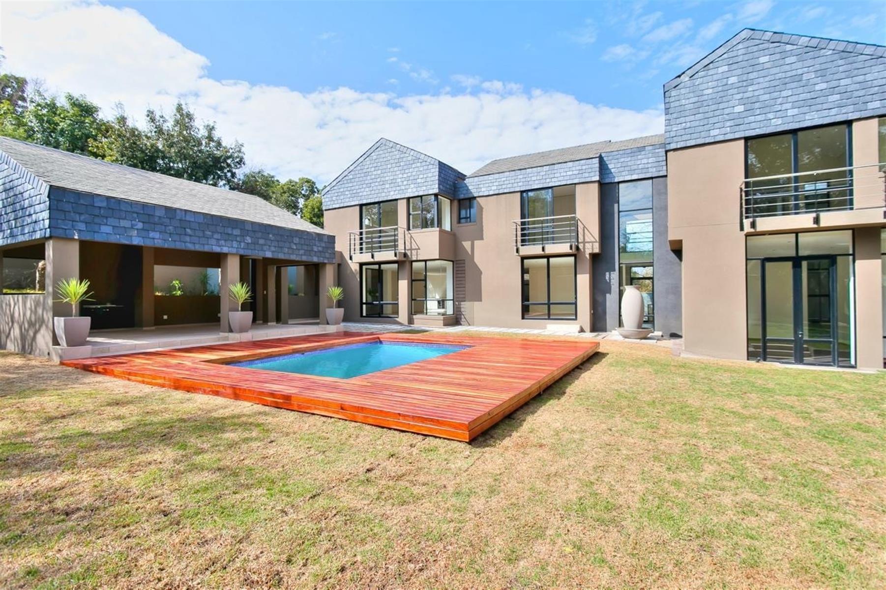 MODERN BEAUTY - READY TO MOVE IN HOME