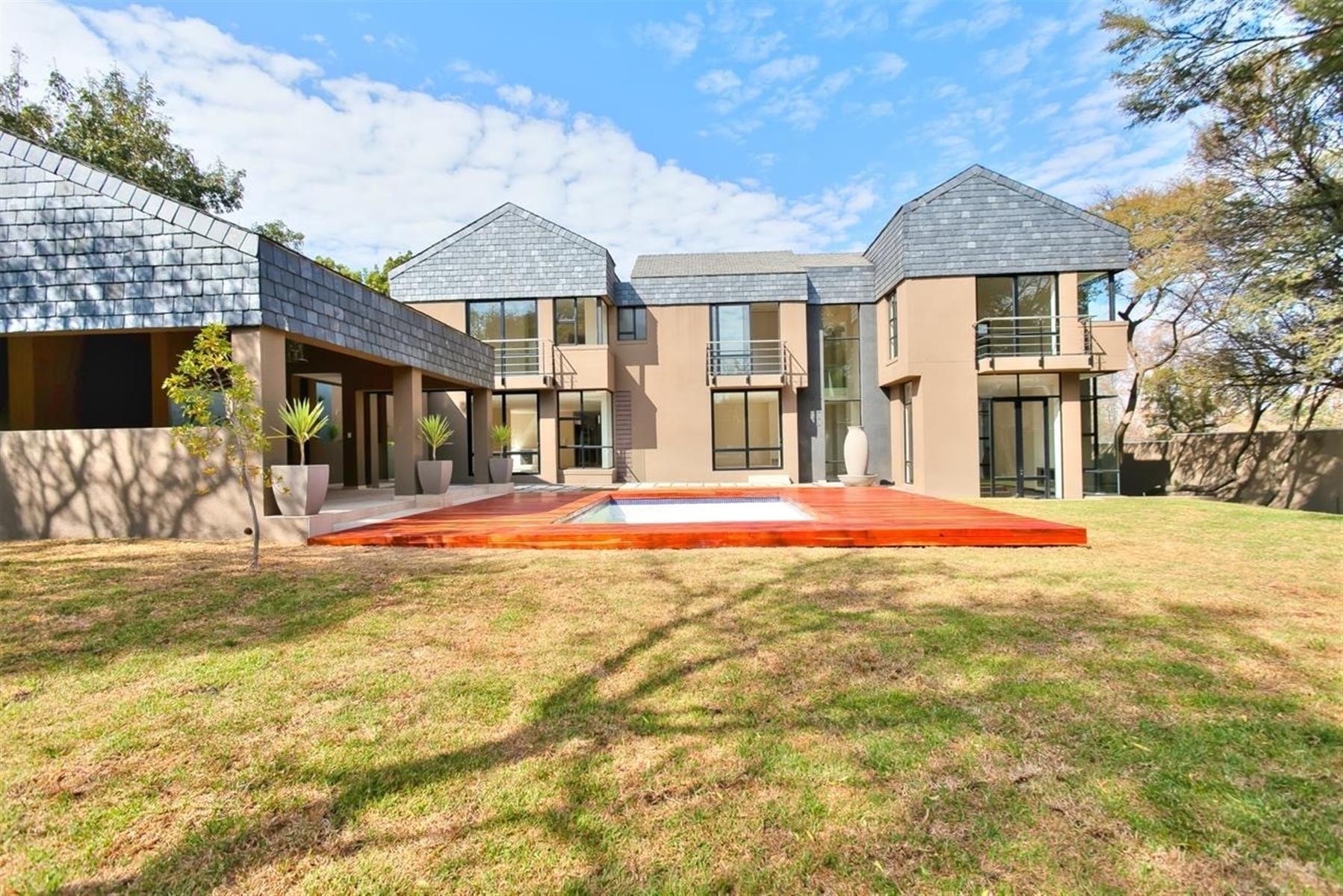 MODERN BEAUTY - READY TO MOVE IN HOME