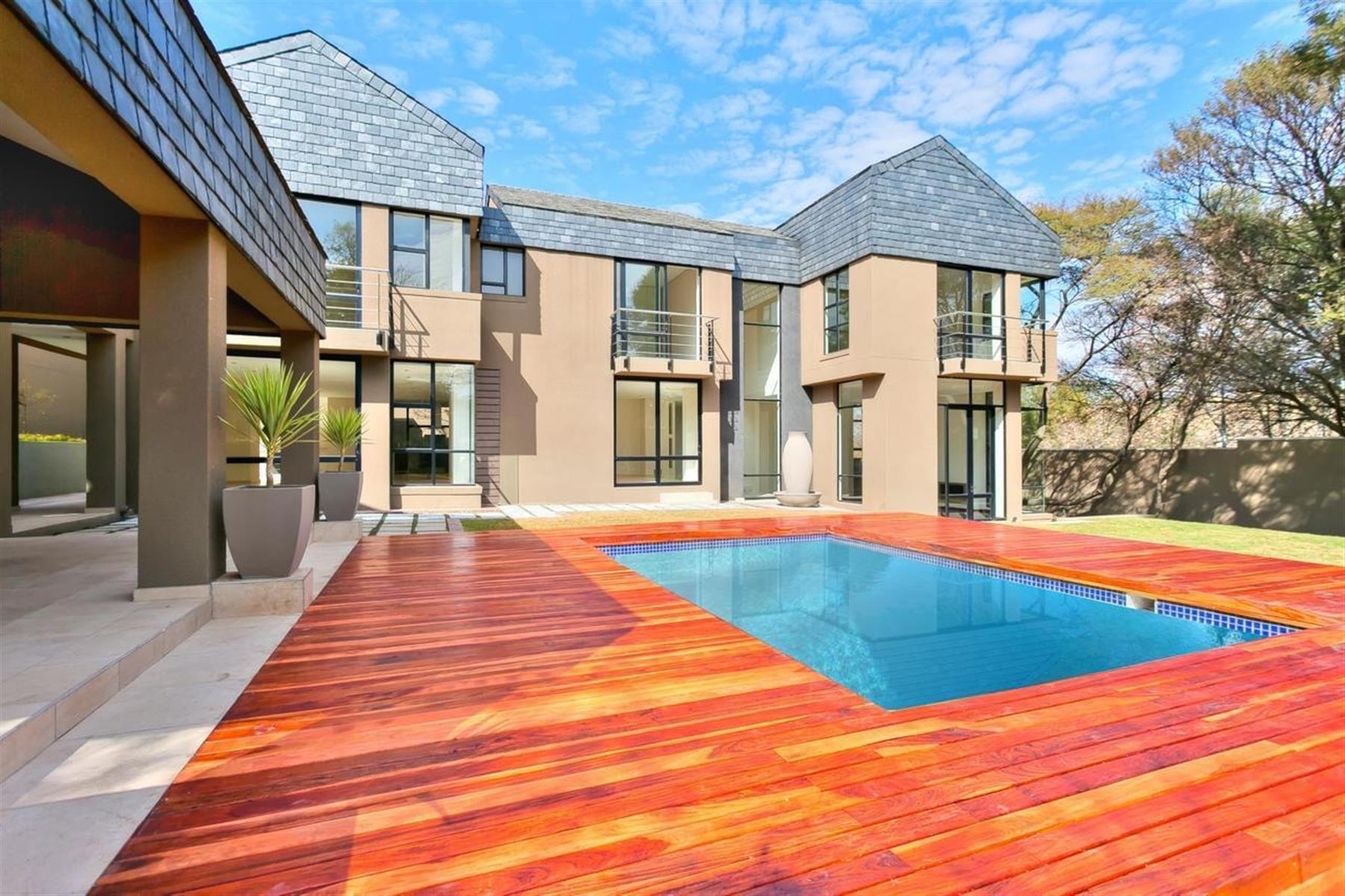 MODERN BEAUTY - READY TO MOVE IN HOME