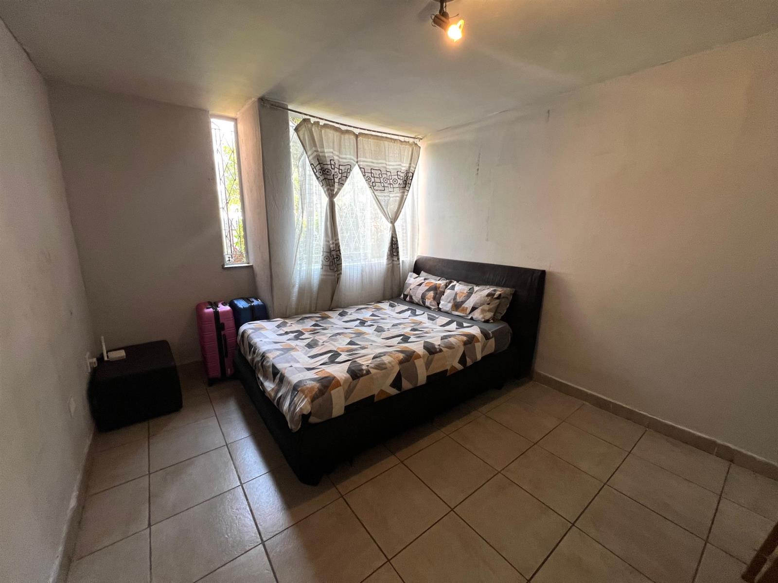 1.5 Bedroom For Sale in Windsor West