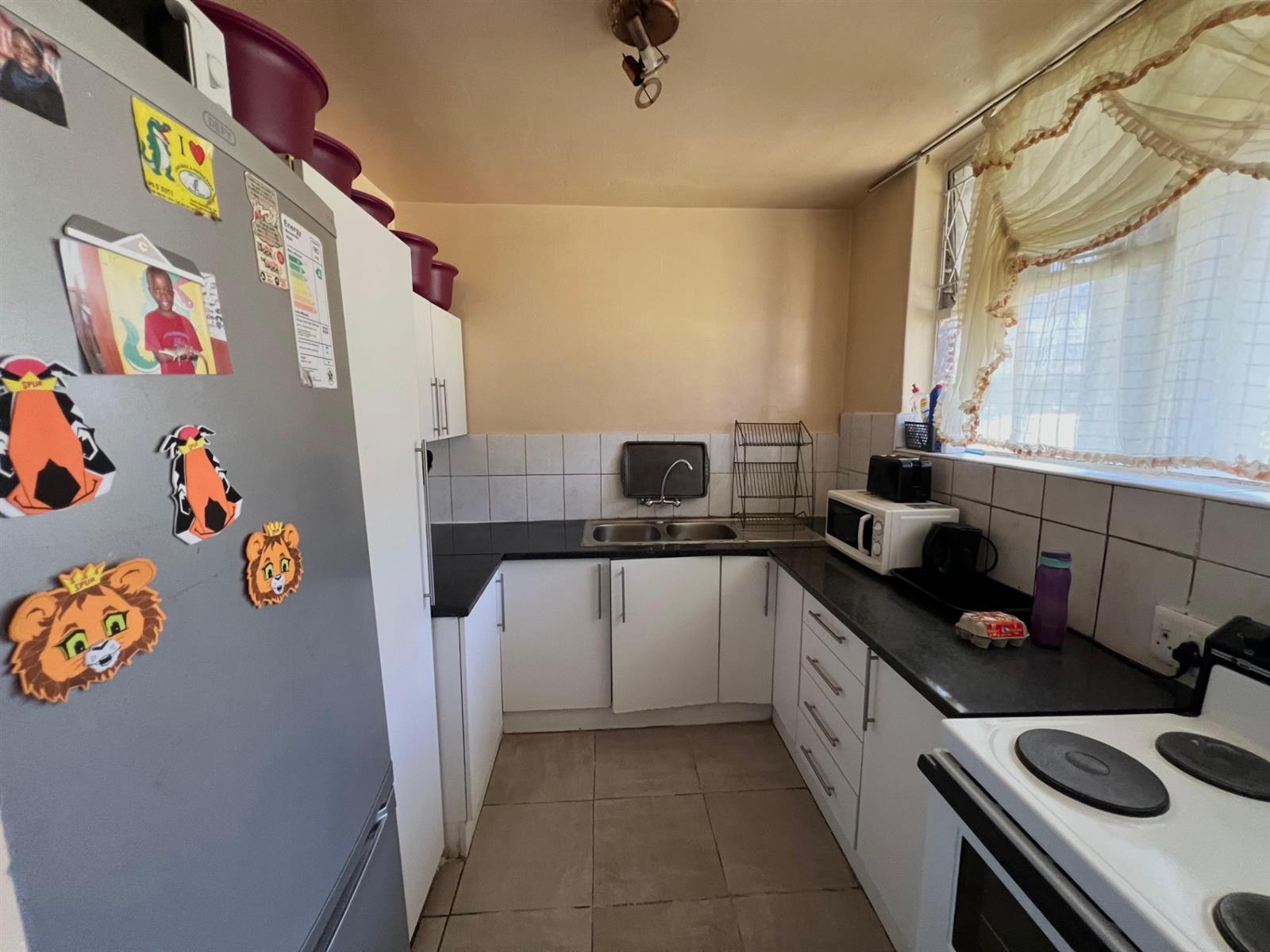 1.5 Bedroom For Sale in Windsor West