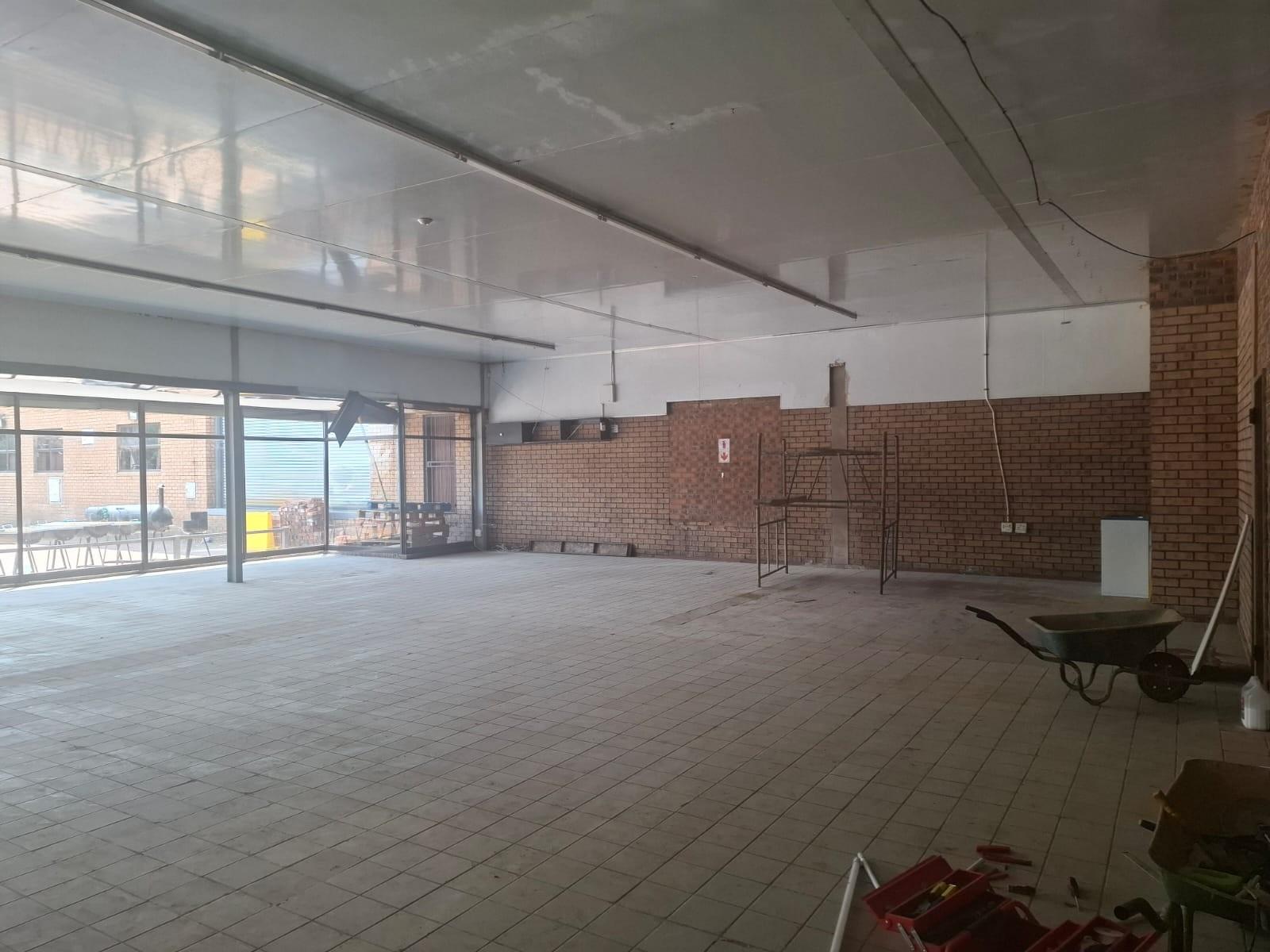Commercial space To Let