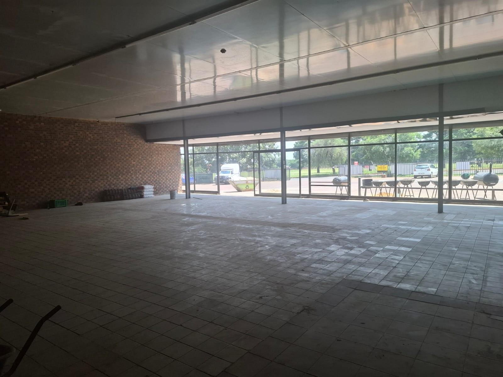 Commercial space To Let