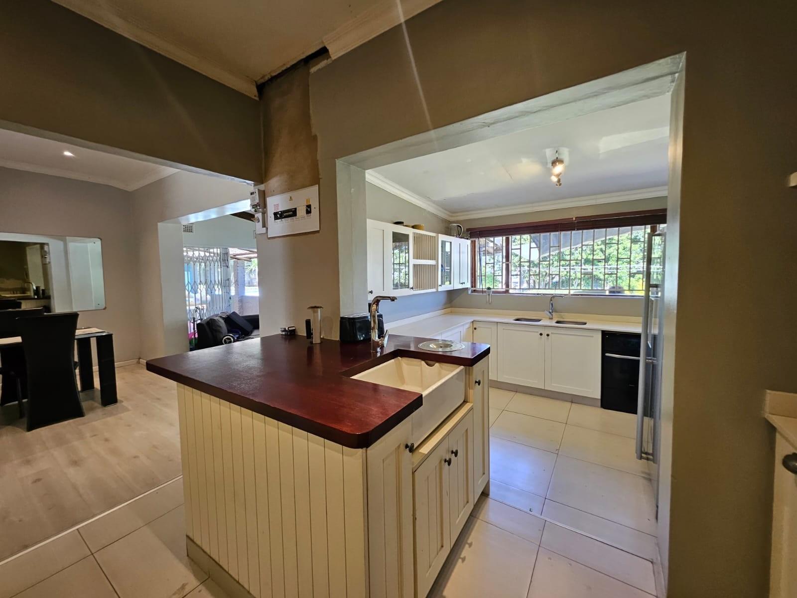 House For Sale in Athlone Park, Amanzimtoti, KwaZulu Natal