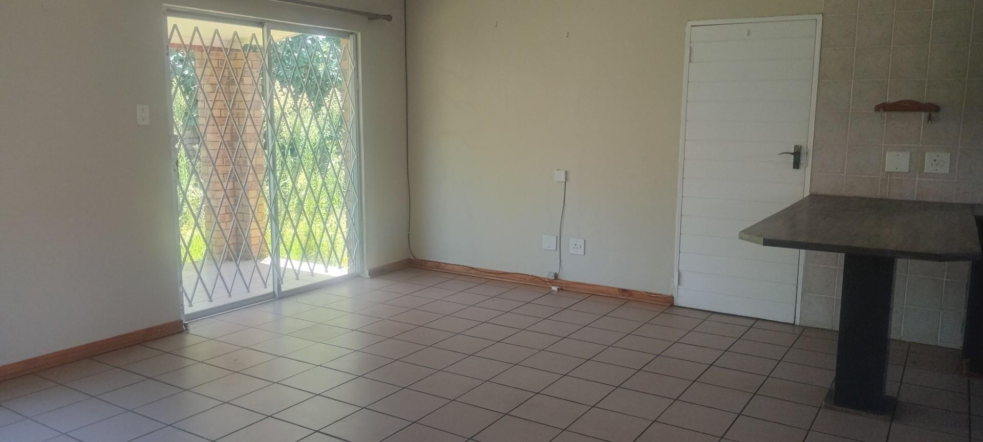 Townhouse For Sale in Aviary Hill, Newcastle, KwaZulu Natal