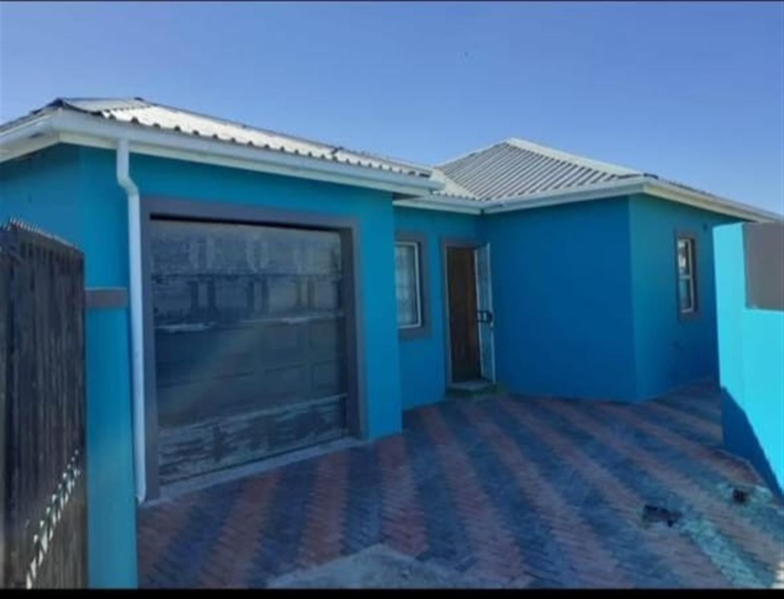 House For Sale in Samora Machel, Philippi.