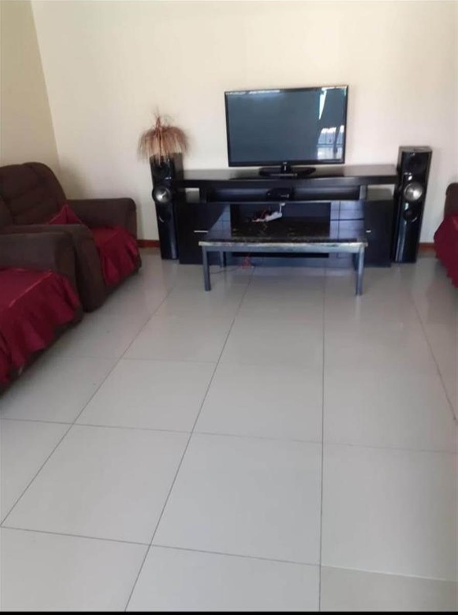 House For Sale in Samora Machel, Philippi.
