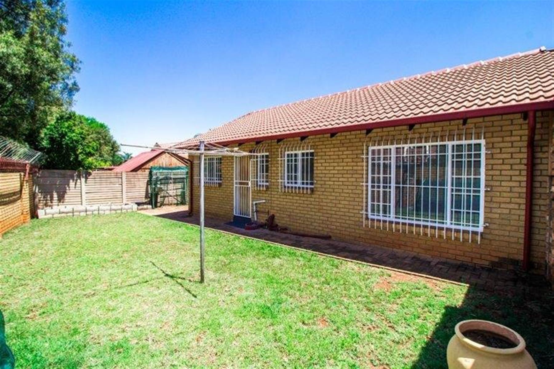 3Bed Townhouse in Die Wilgers, Pretoria