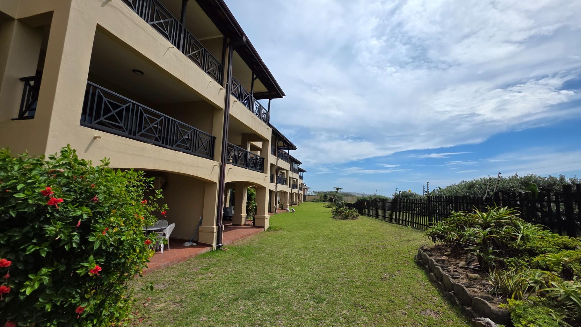 Upmarket Top Floor 2 bedroom, 2 bathroom Apartment in Shelly Beach