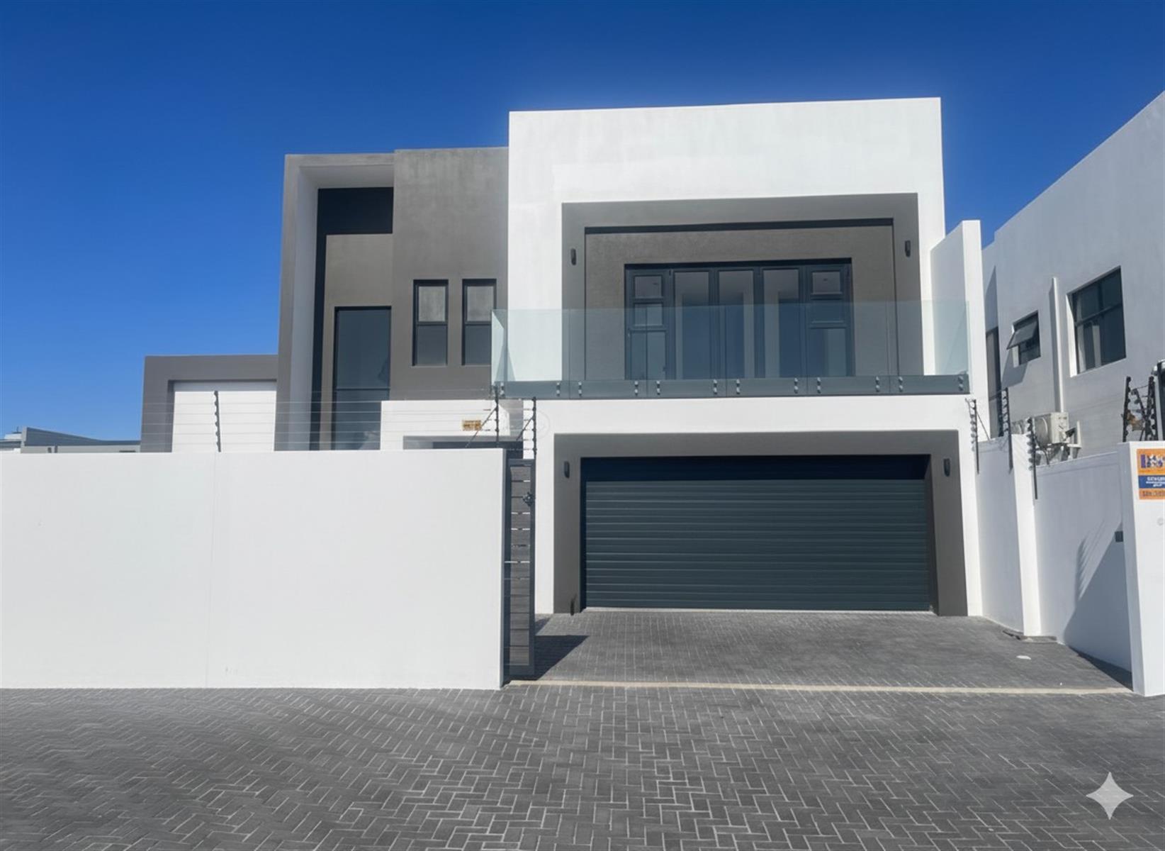 4 Bedroomed Beauty!