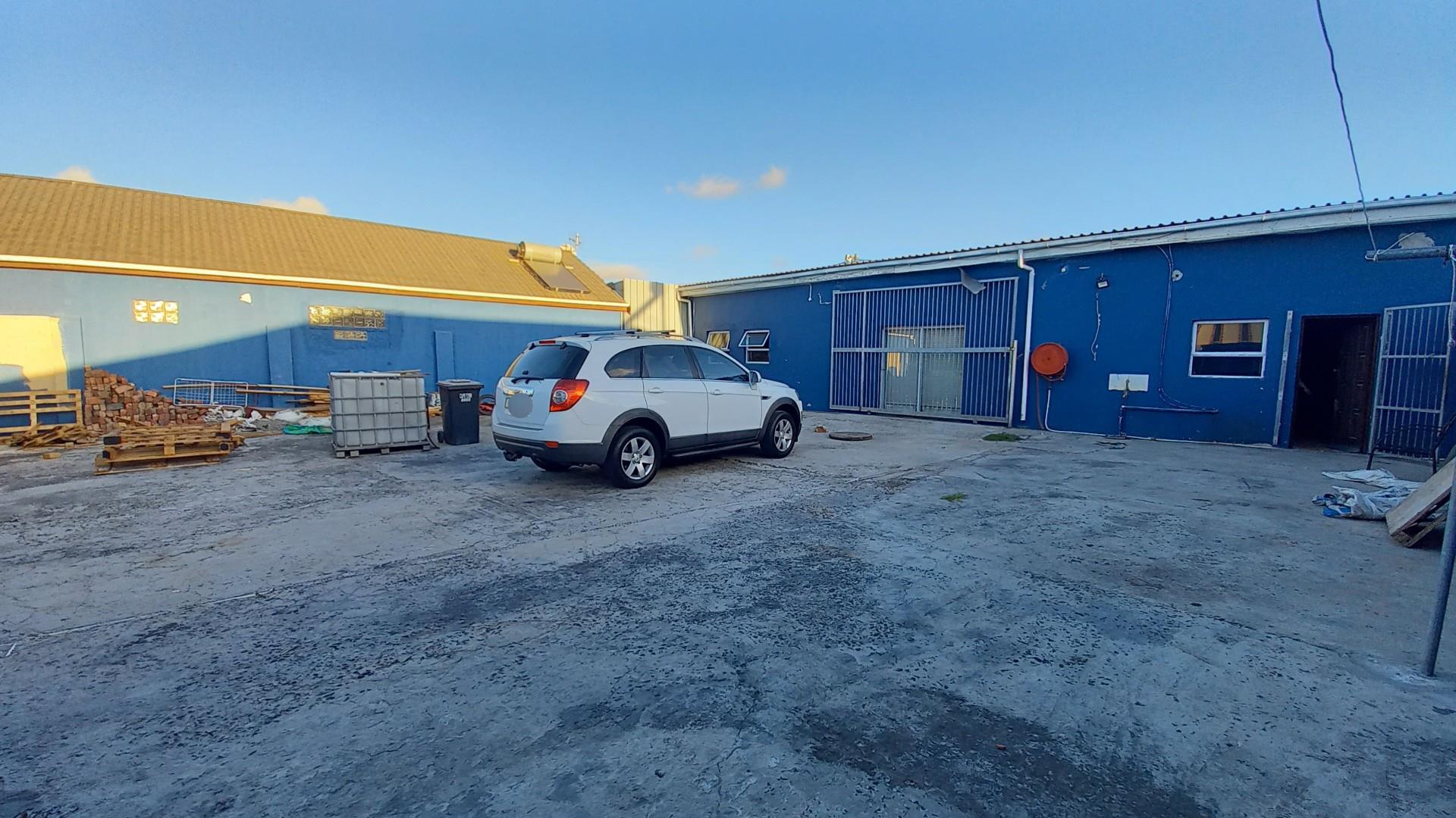 Great opportunity to create residential units on a huge open plot in Maitland, Cape Town