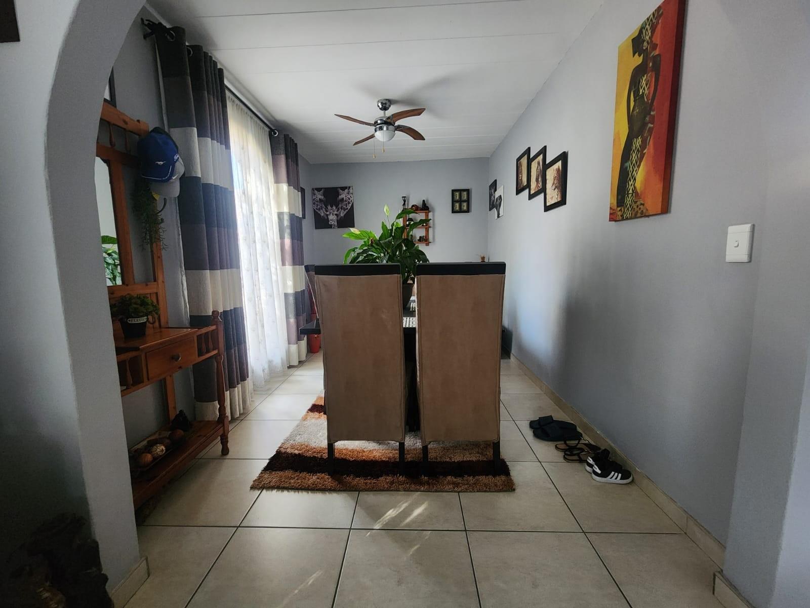 2 Bedroom, 2 bathroom, Apartment For Sale in South Crest, Alberton