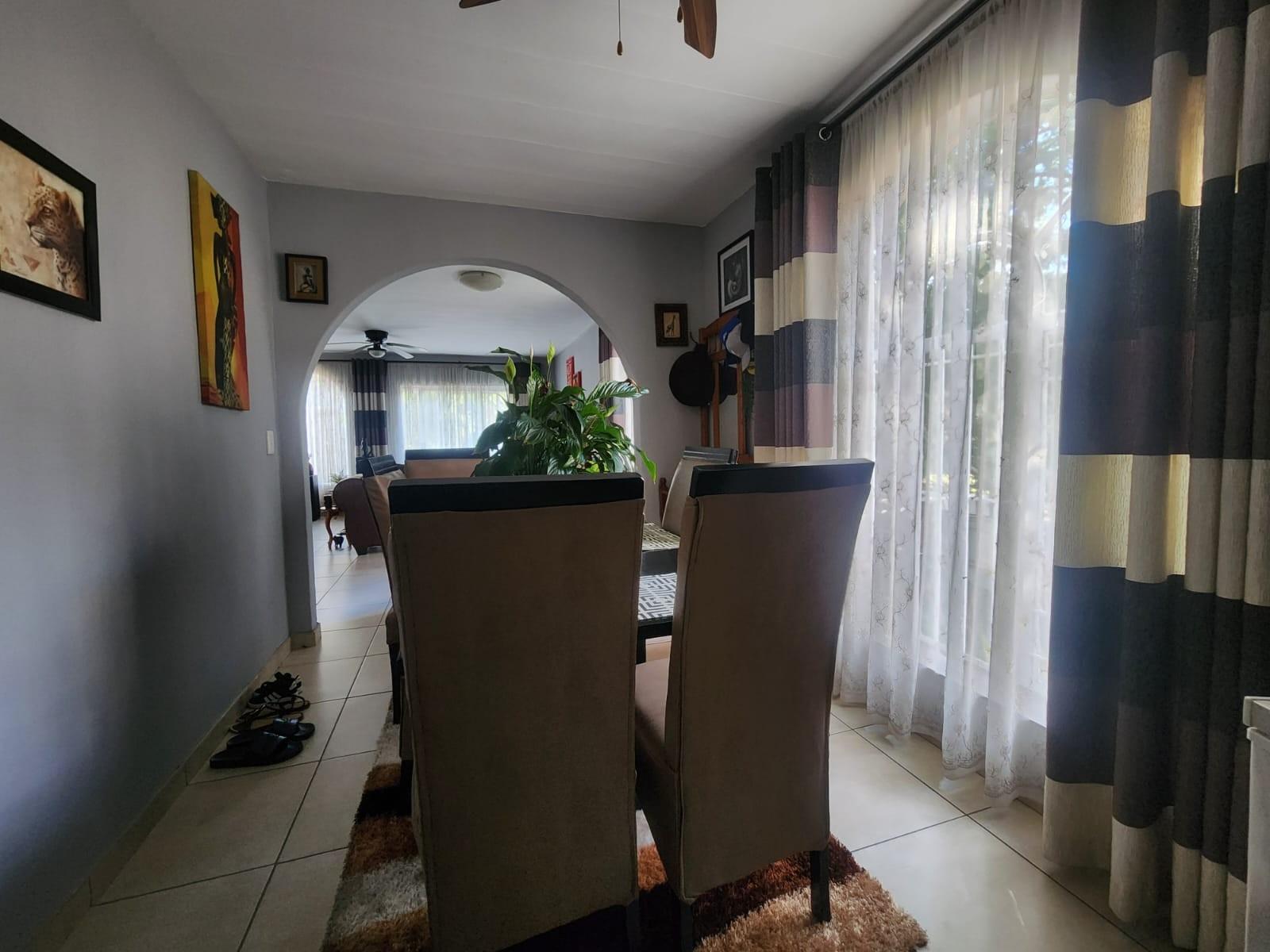 2 Bedroom, 2 bathroom, Apartment For Sale in South Crest, Alberton