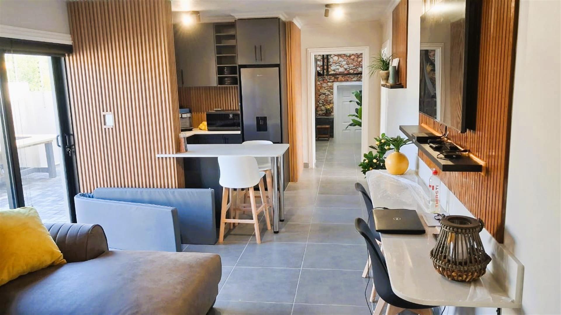 Luxury Coastal Living with Panoramic Ocean Views - Modern 3-En-Suite Home in Blue Waters Estate