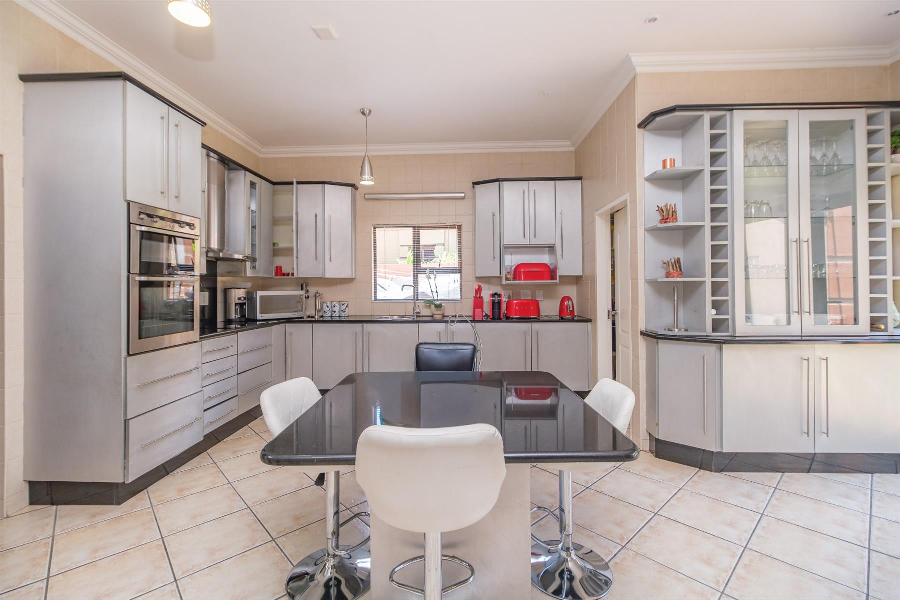 Exquisite 5-Bedroom Residence on a Double Stand in Blue Valley Golf Estate
