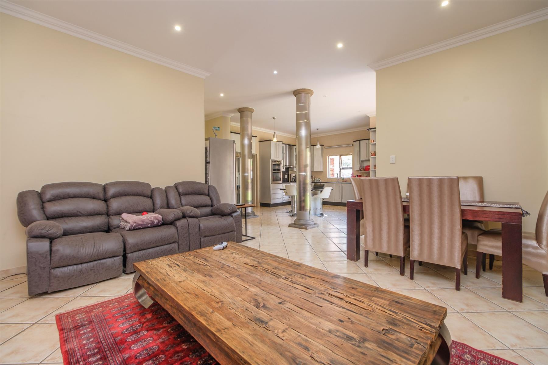Exquisite 5-Bedroom Residence on a Double Stand in Blue Valley Golf Estate