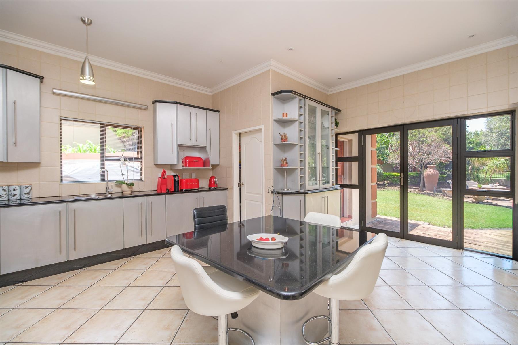 Exquisite 5-Bedroom Residence on a Double Stand in Blue Valley Golf Estate