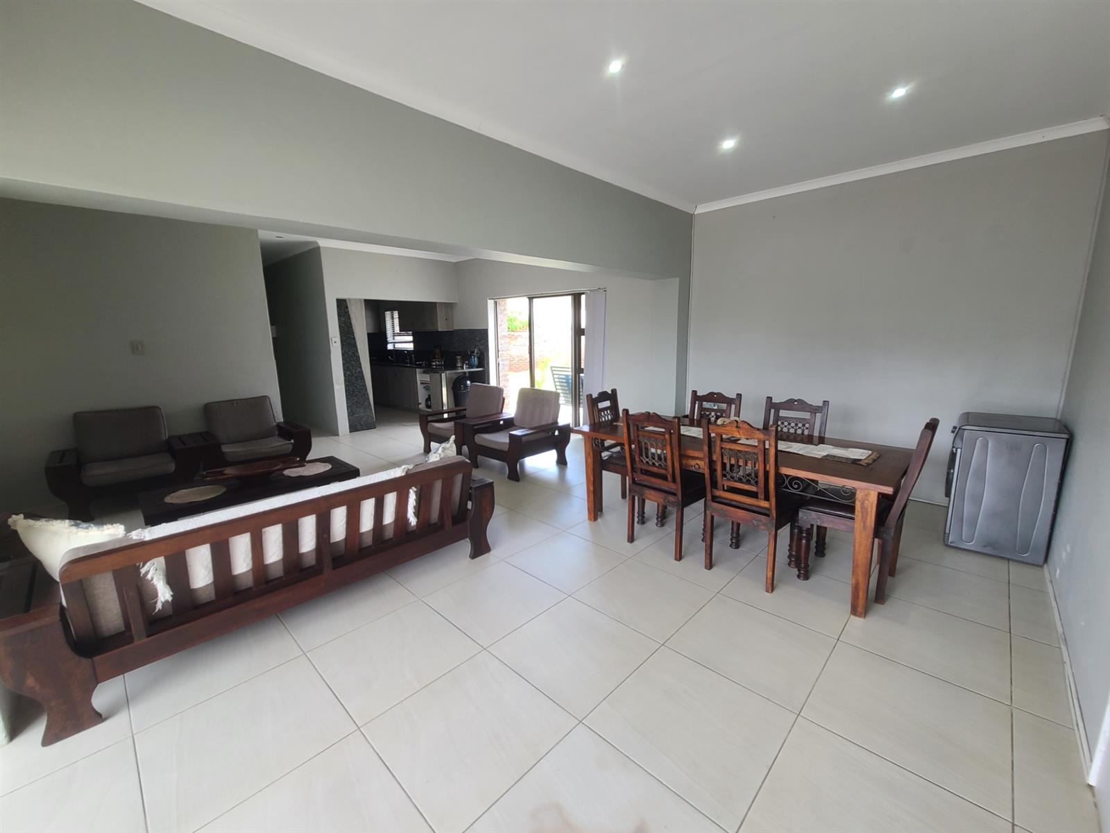 Perfect vacation home close to the beach