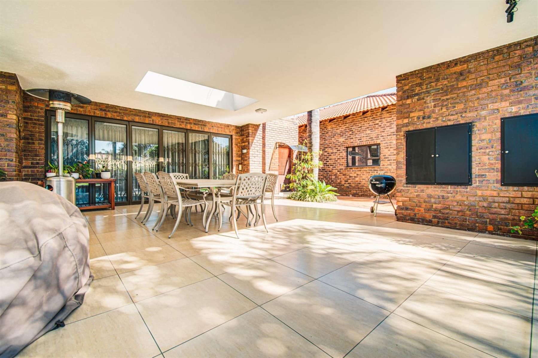 House for sale in Terenure, Kempton Park, 1820 m²