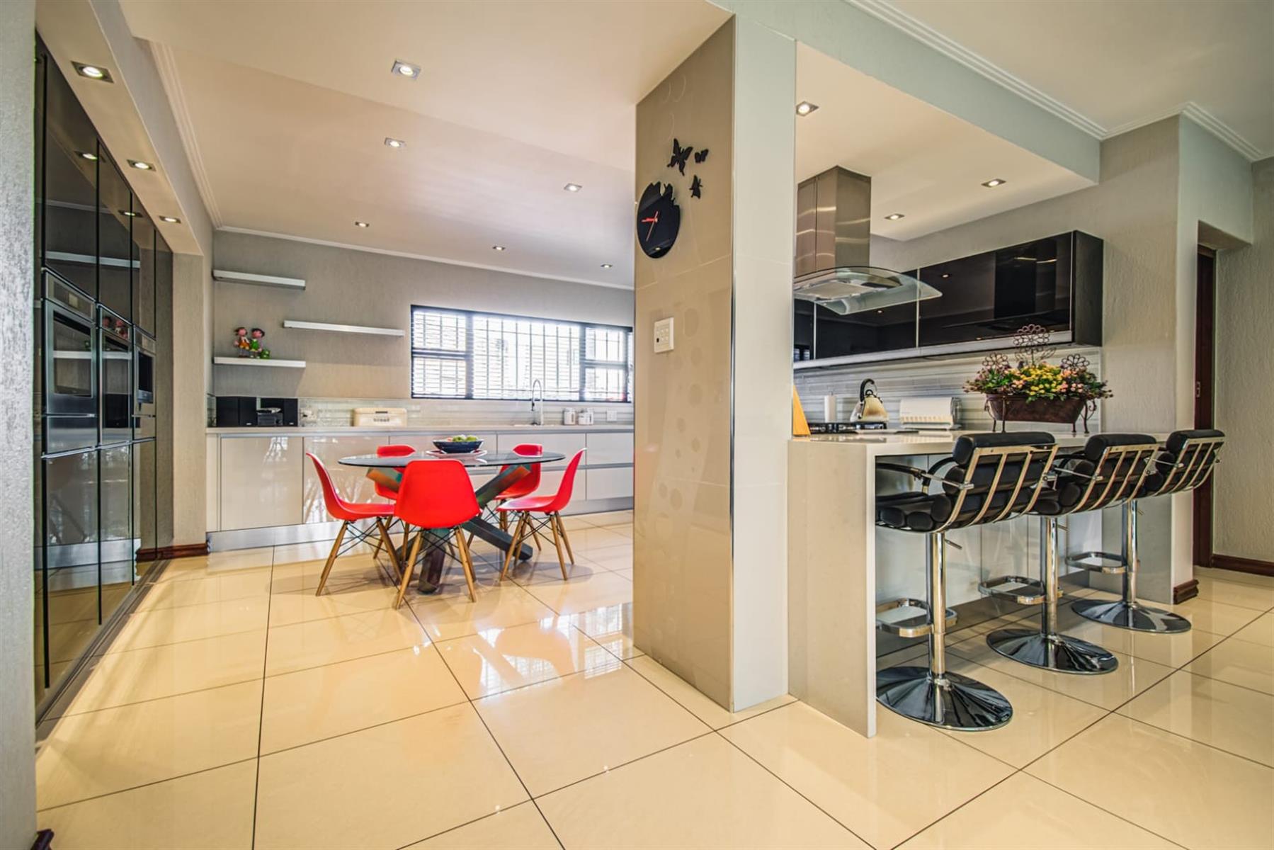 House for sale in Terenure, Kempton Park, 1820 m²