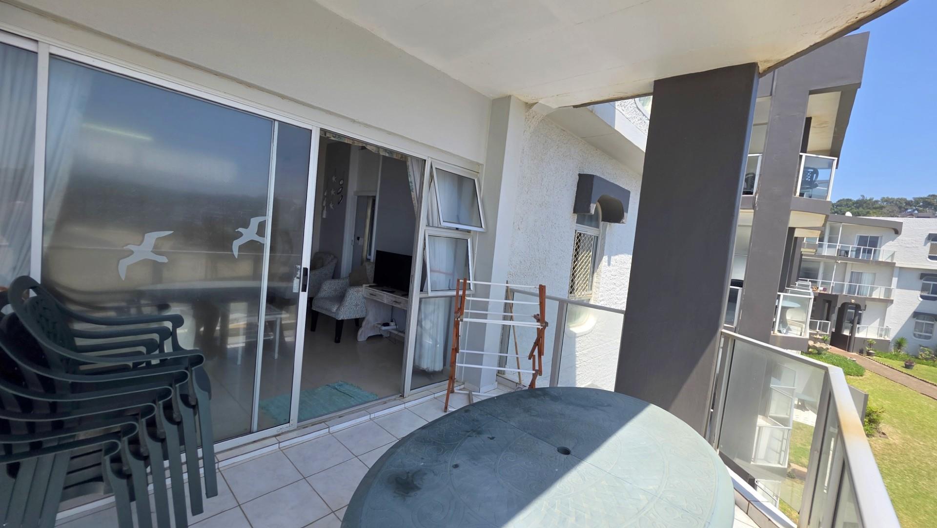 2 bedroom, 2 bathroom Beachfront Apartment For Sale in Margate, KwaZulu Natal