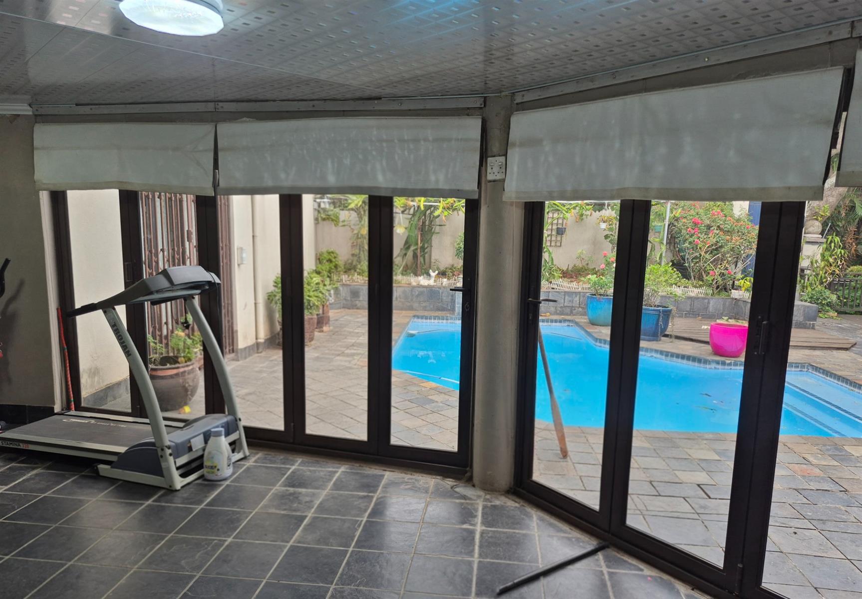 Multiple rental income! Air bnb money maker!