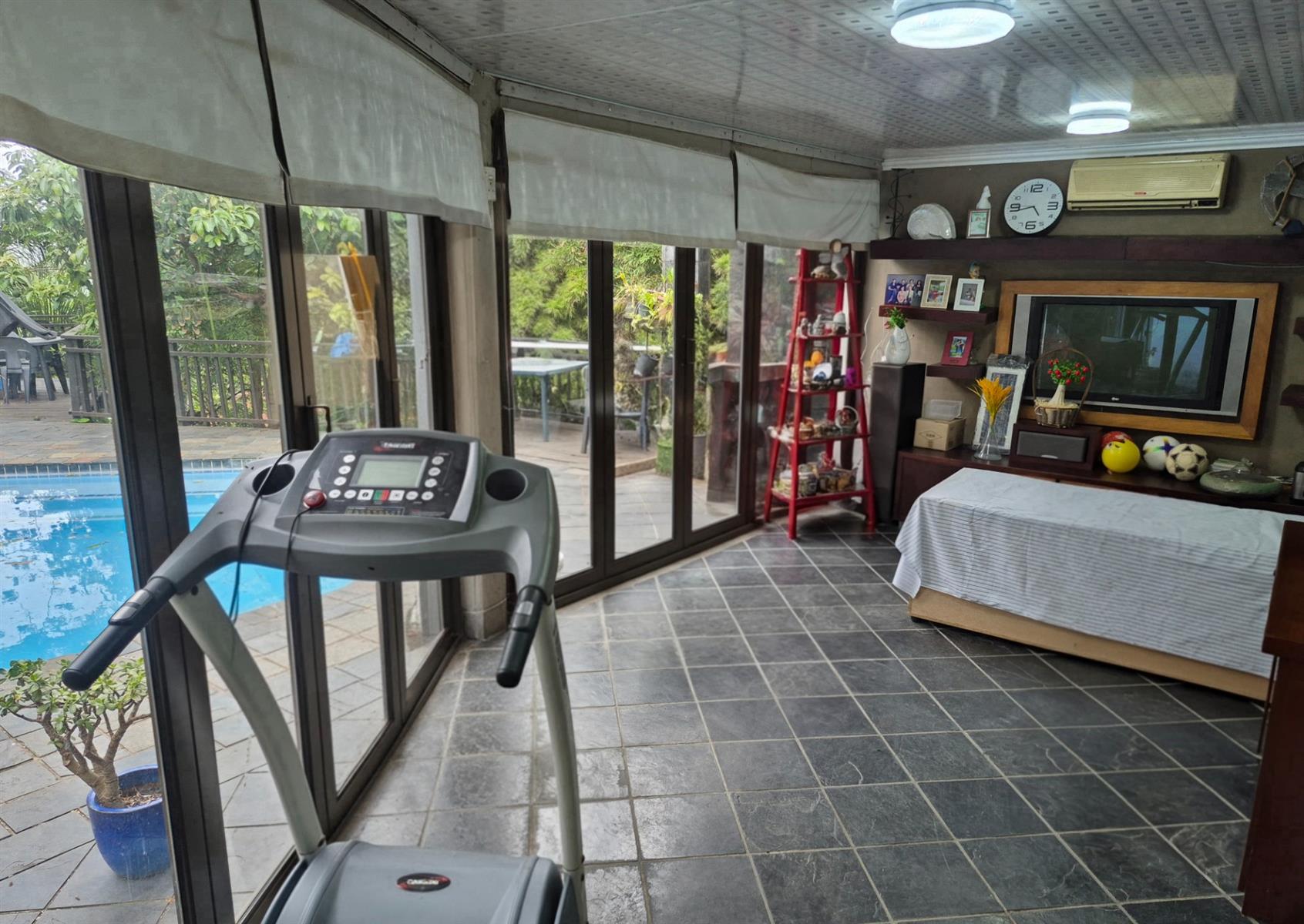 Multiple rental income! Air bnb money maker!
