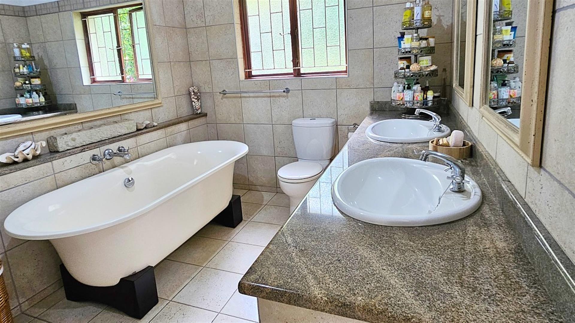 MASTERFUL MANSION - a Timeless MASTERPIECE in Uvongo