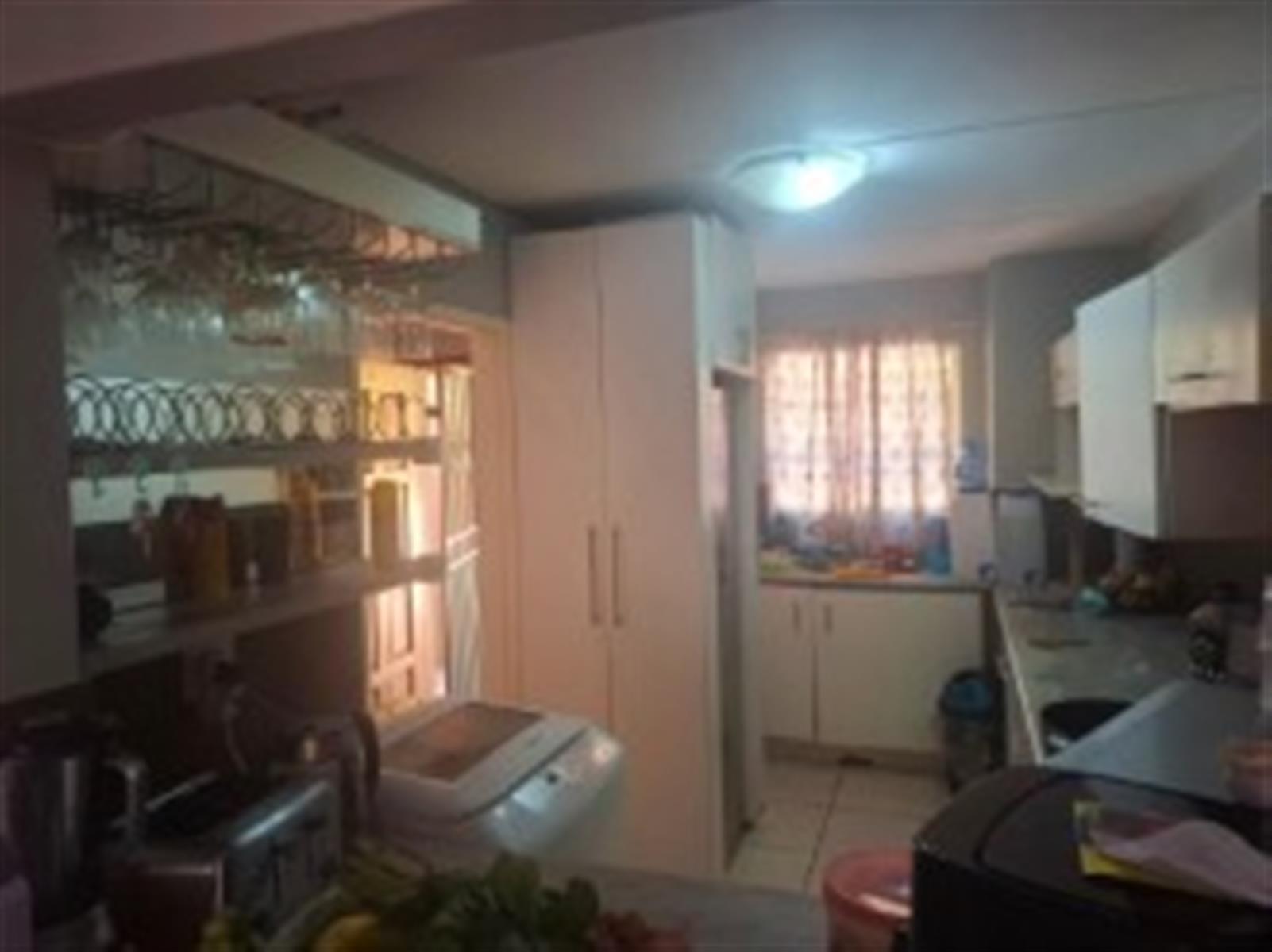 Ground Floor 2 Bedroom Apartment with Garden