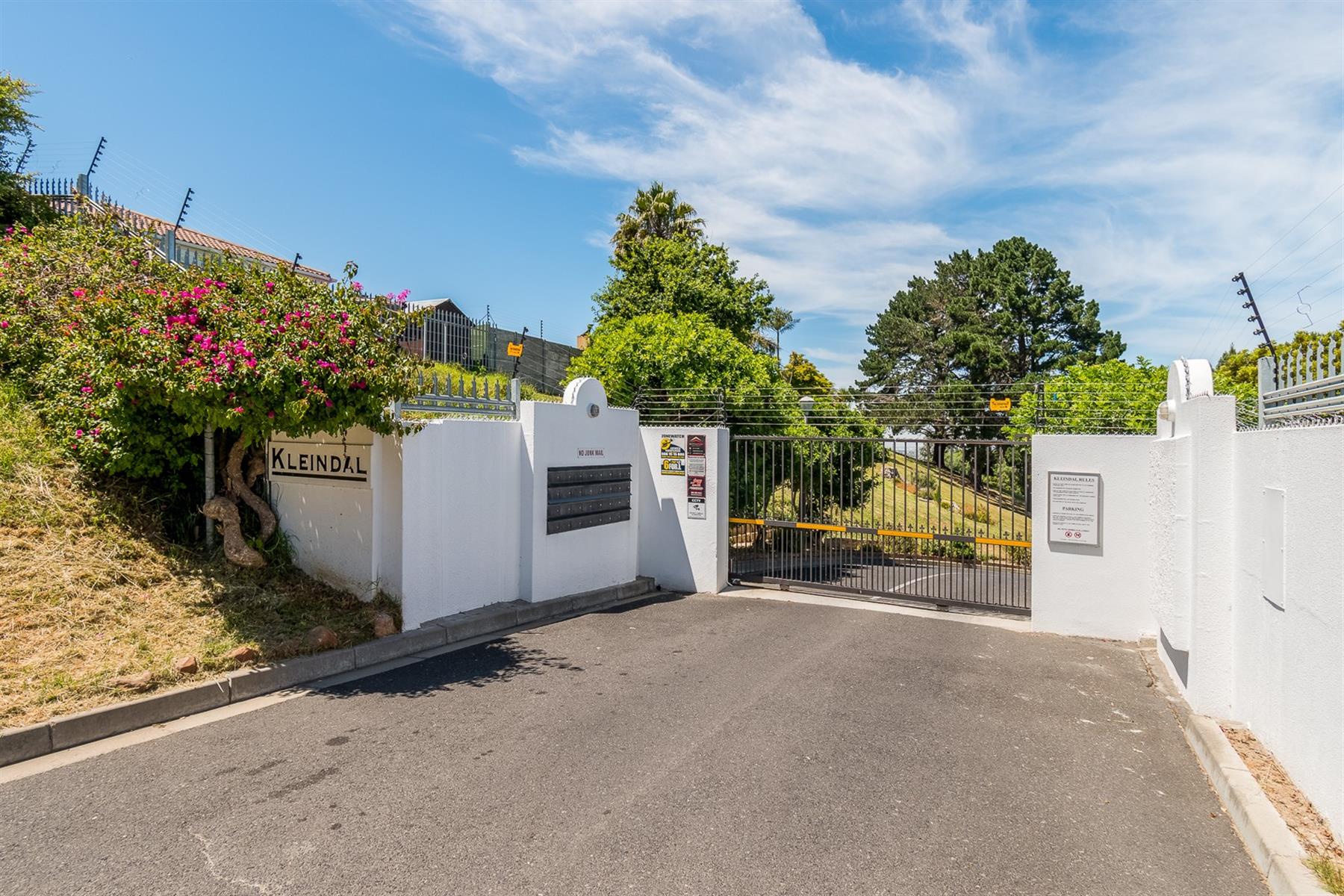 Charming Apartment with Stunning Views Perfect for First Time Buyers/Investors